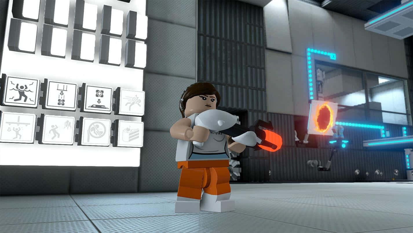 Portal Characters 桌布 壁紙 — 一個穿著橙色褲子的LEGO人仔在未來風格的灰色和藍色燈光實驗室中瞄準一把發光的橙色武器。