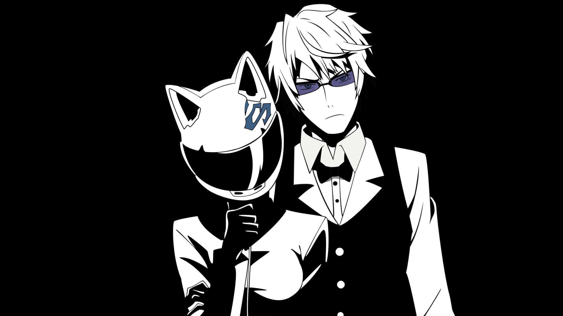 Celty Sturluson 桌布 壁紙 — 一個穿著燕尾服的風格化動漫角色，在純黑背景前拿著貓耳頭盔。