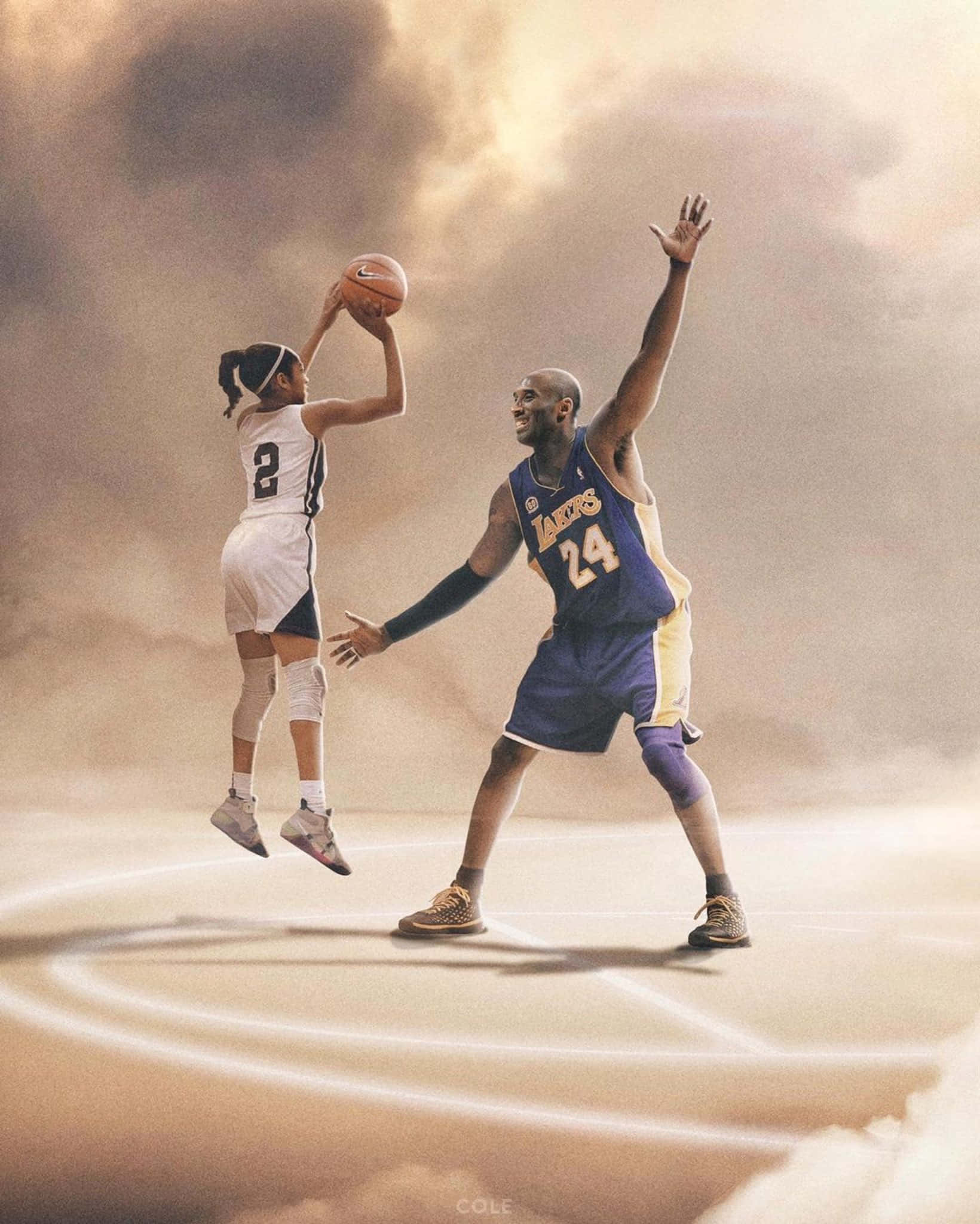 Kobe And Gigi 桌布 壁紙 — 一個穿著白色球衣的女孩投籃，而高比拜仁穿著他的湖人24號球衣在陰雲密佈的天空背景下防守。