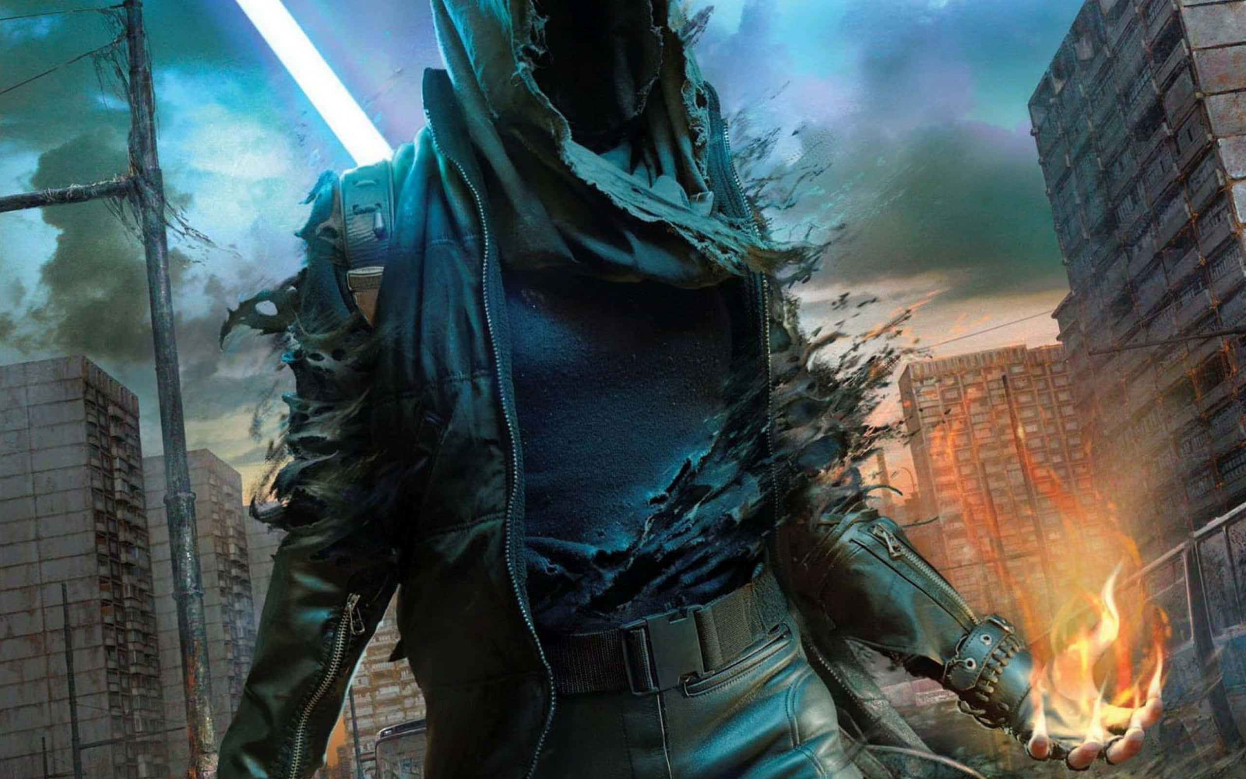 Dark War 桌布 壁紙 — 一個穿著破爛外套的兜帽人物，在暴風雨黃昏的天空下，手持一個燃燒的球體，背景是毀壞的城市景觀。