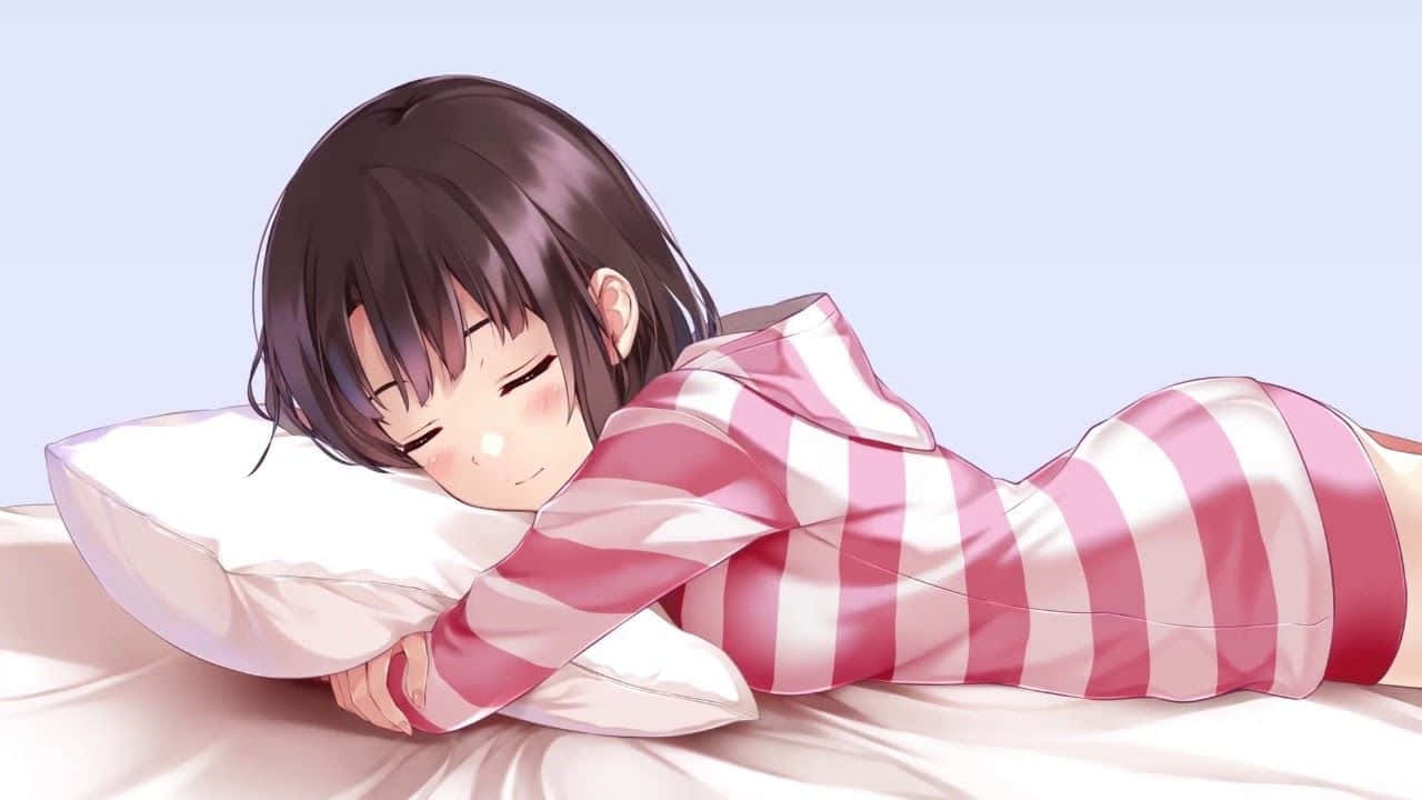 Sleep 桌布 壁紙 — 一個穿著粉紅色條紋睡衣的可愛動漫女孩，臉頰微微泛紅，安詳地睡在枕頭上。