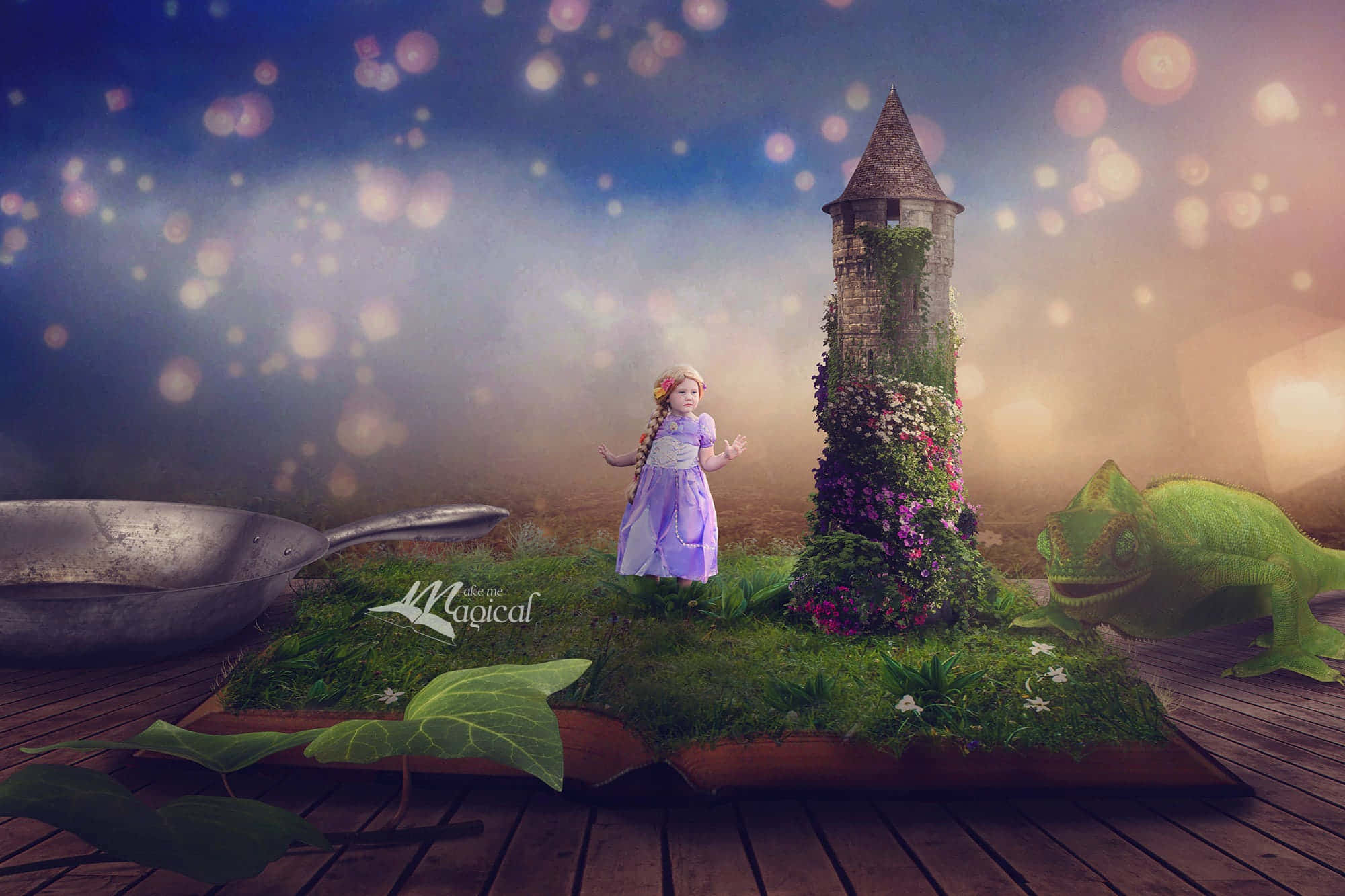 Rapunzel 桌布 壁紙 — 一個穿著紫色連衣裙的小女孩站在一本打開的書上，旁邊有一個長滿青苔的塔和變色龍，背景是夢幻的散景天空。