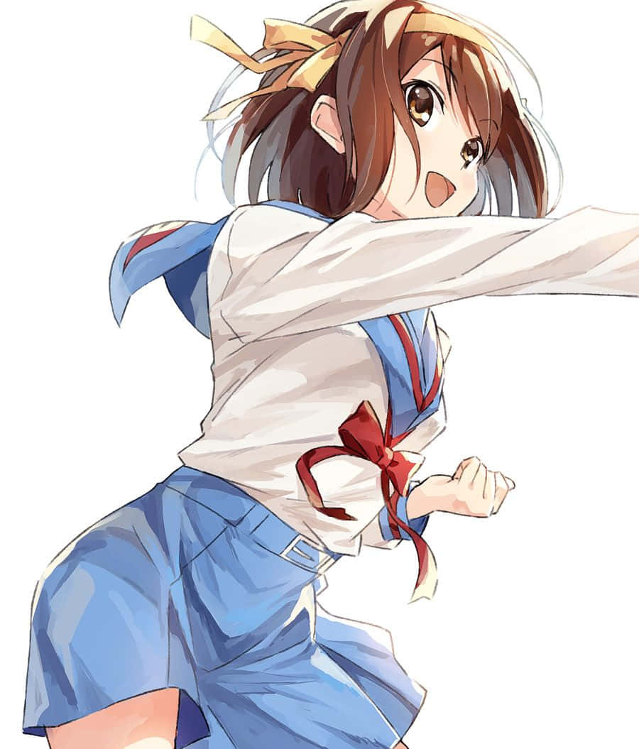 The Melancholy Of Haruhi Suzumiya 桌布 壁紙 — 一個穿著藍色校服、繫著紅色蝴蝶結的開心動漫女孩，在純白色背景前興奮地向前衝。