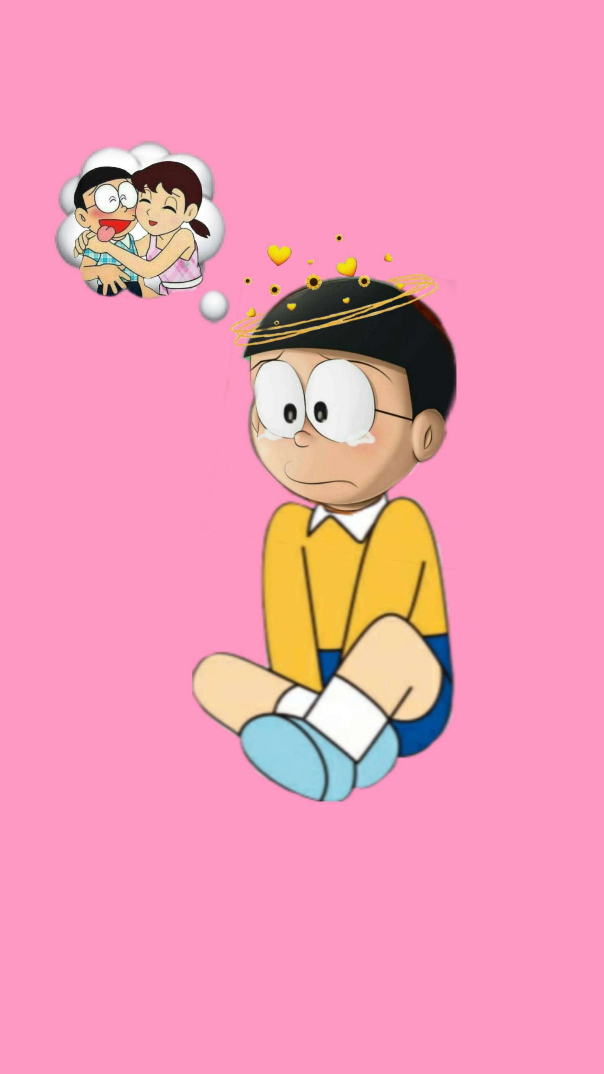 Doraemon 桌布 壁紙 — 一個穿著黃色襯衫的卡通男孩盤腿坐在粉紅色背景前，他頭上的對話氣泡顯示他正在擁抱一個女孩，心形圖案在他頭頂飄浮。