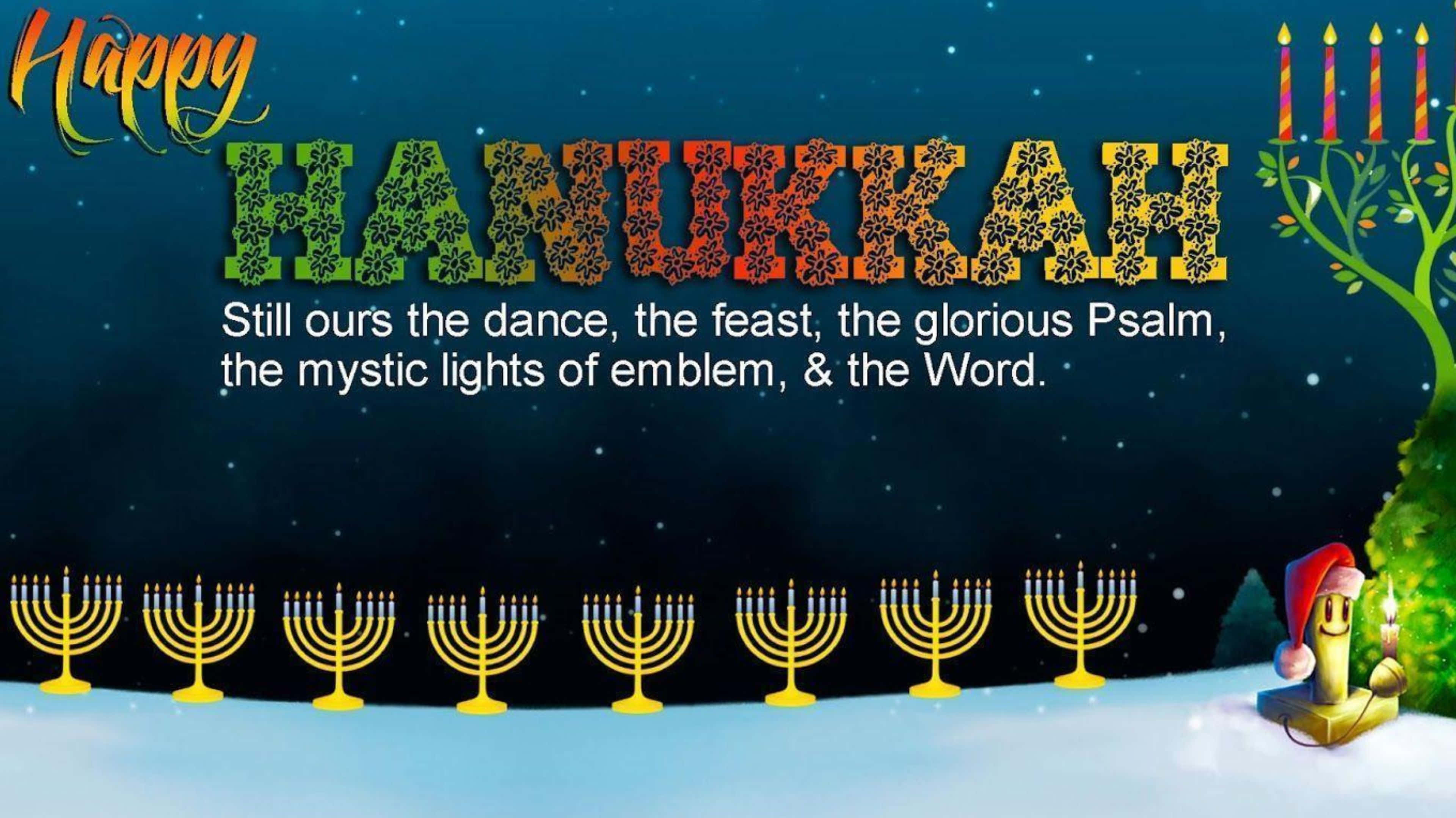Hanukkah 桌布 壁紙 — 一個節日氣氛濃厚的光明節問候，包含色彩繽紛的字體、雪花、燭台，以及一個微笑的聖誕老人裝扮蠟燭，在星空下的雪地上。