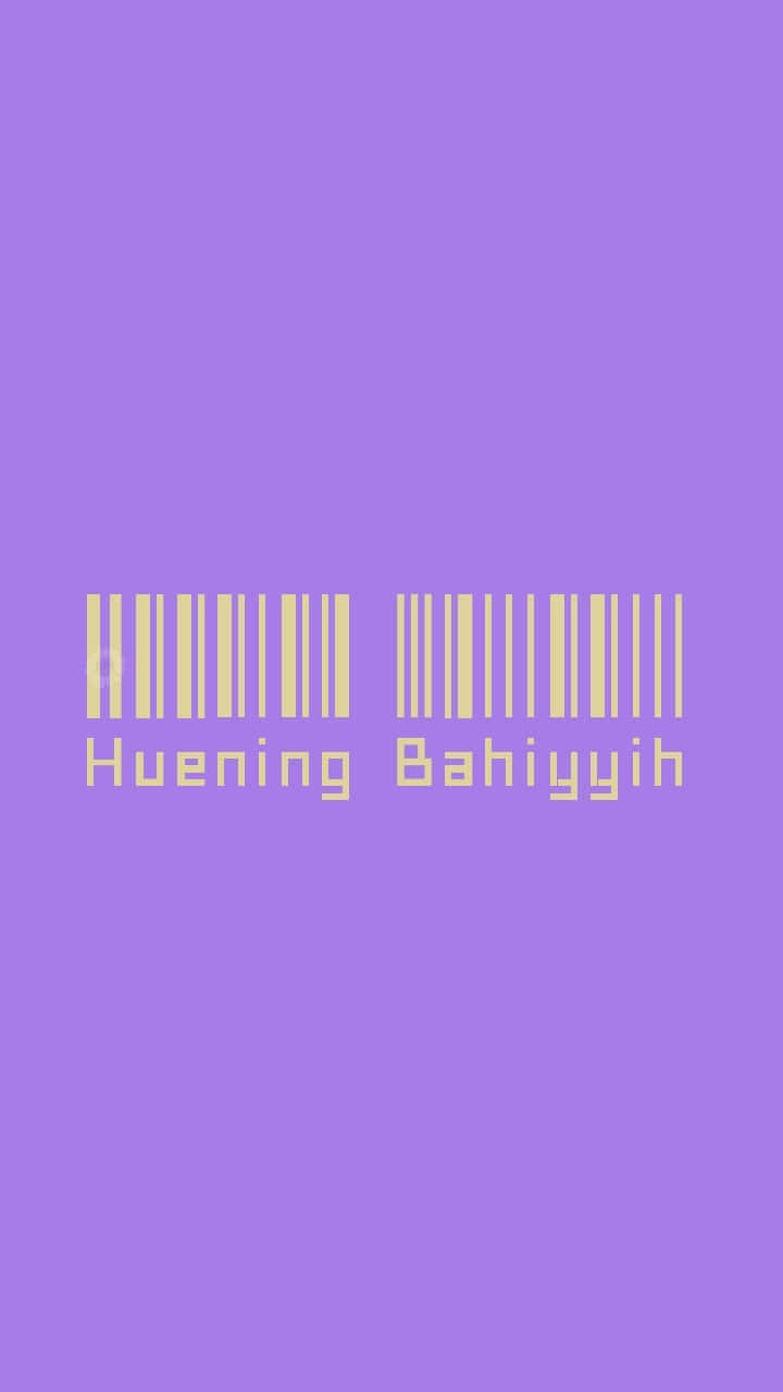 Barcode Scanning 桌布 壁紙 — 一個簡約的紫色背景，帶有兩個黃色條碼圖案，下方以匹配的黃色文字顯示名字 Huening Bahiyyih。