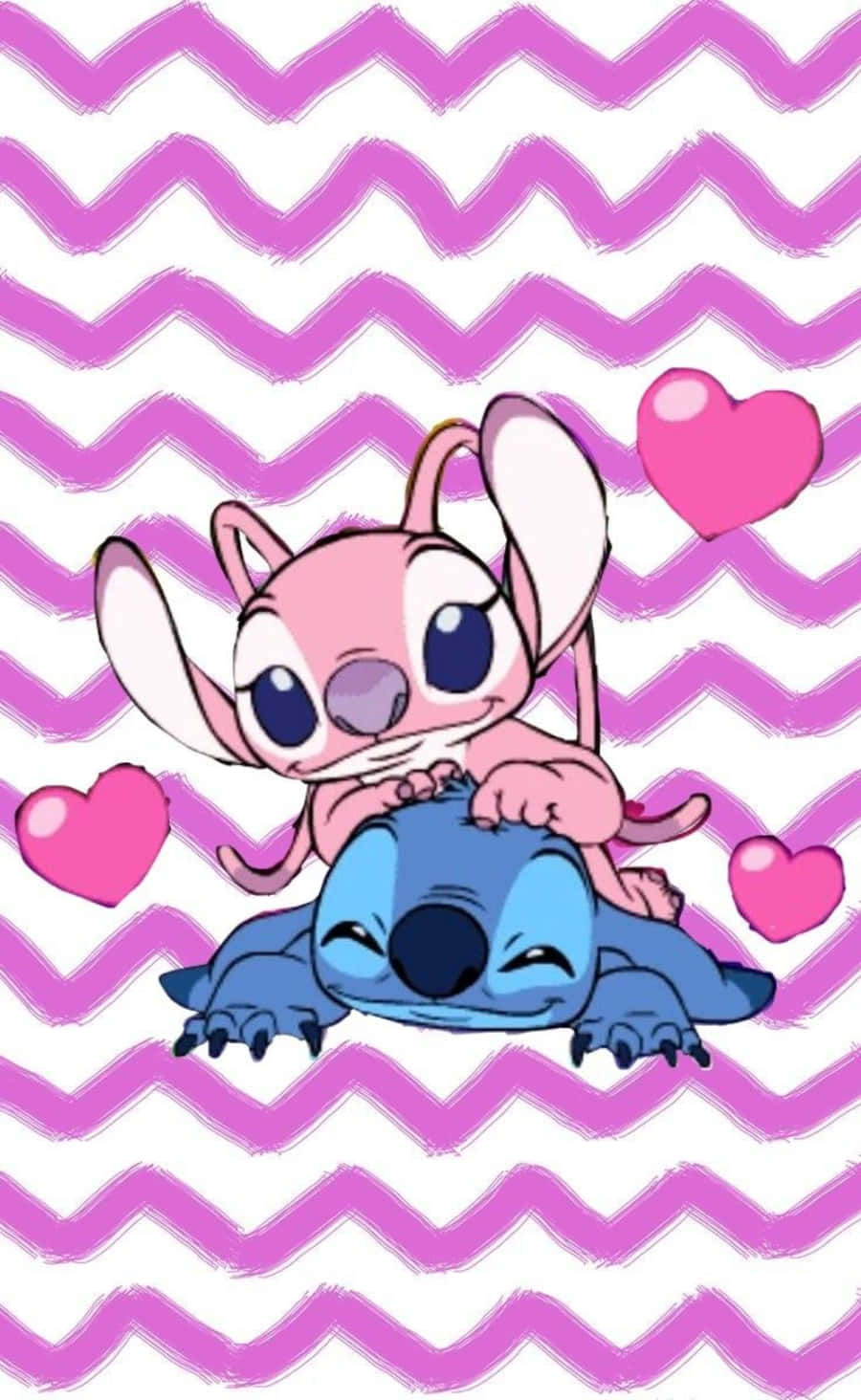 Love Stitch And Angel 桌布 壁紙 — 一個粉紅色史迪仔角色在帶有漂浮心形的粉紅色鋸齒背景上擁抱一個藍色史迪仔角色。