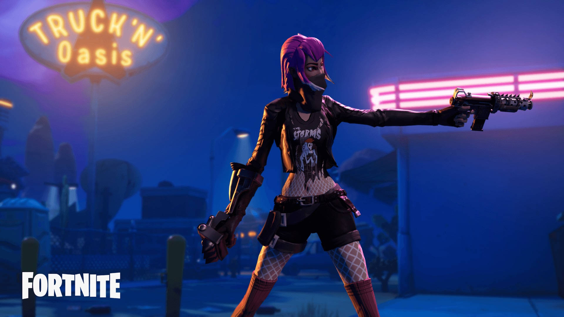 Fortnite 桌布 壁紙 — 一個粉紅色頭髮的Fortnite角色在夜晚的卡車停靠站霓虹燈下瞄準武器。