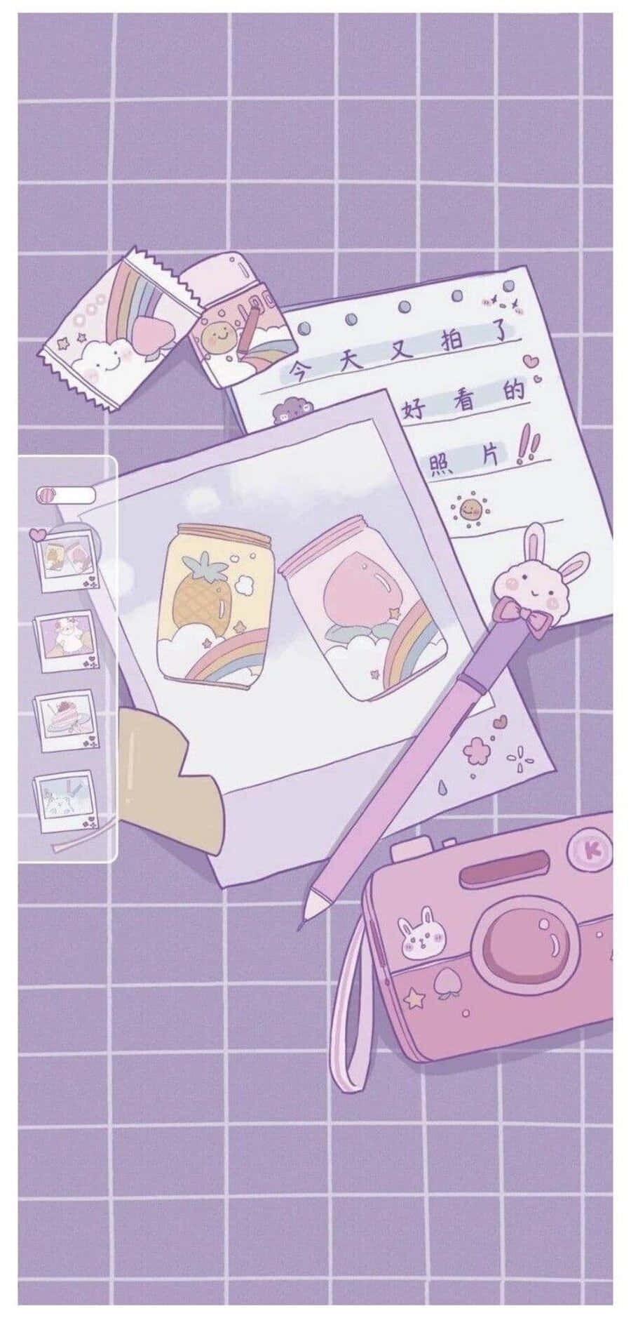 Kpop Kawaii 桌布 壁紙 — 一個粉紫色網格背景，上面有粉紅色相機兔貼紙和手寫筆記，附有飲品和彩虹的可愛插圖。