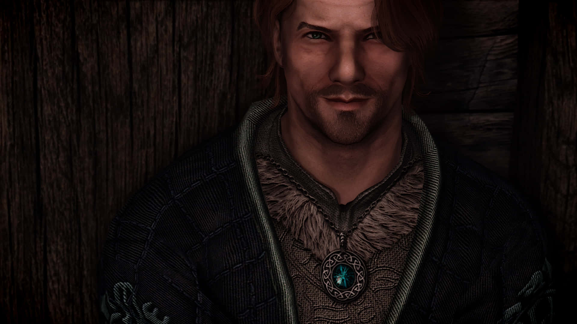 Skyrim Brynjolf 桌布 壁紙 — 一個粗獷的奇幻戰士，紅髮，佩戴發光藍色吊墜，站在深色木牆前。