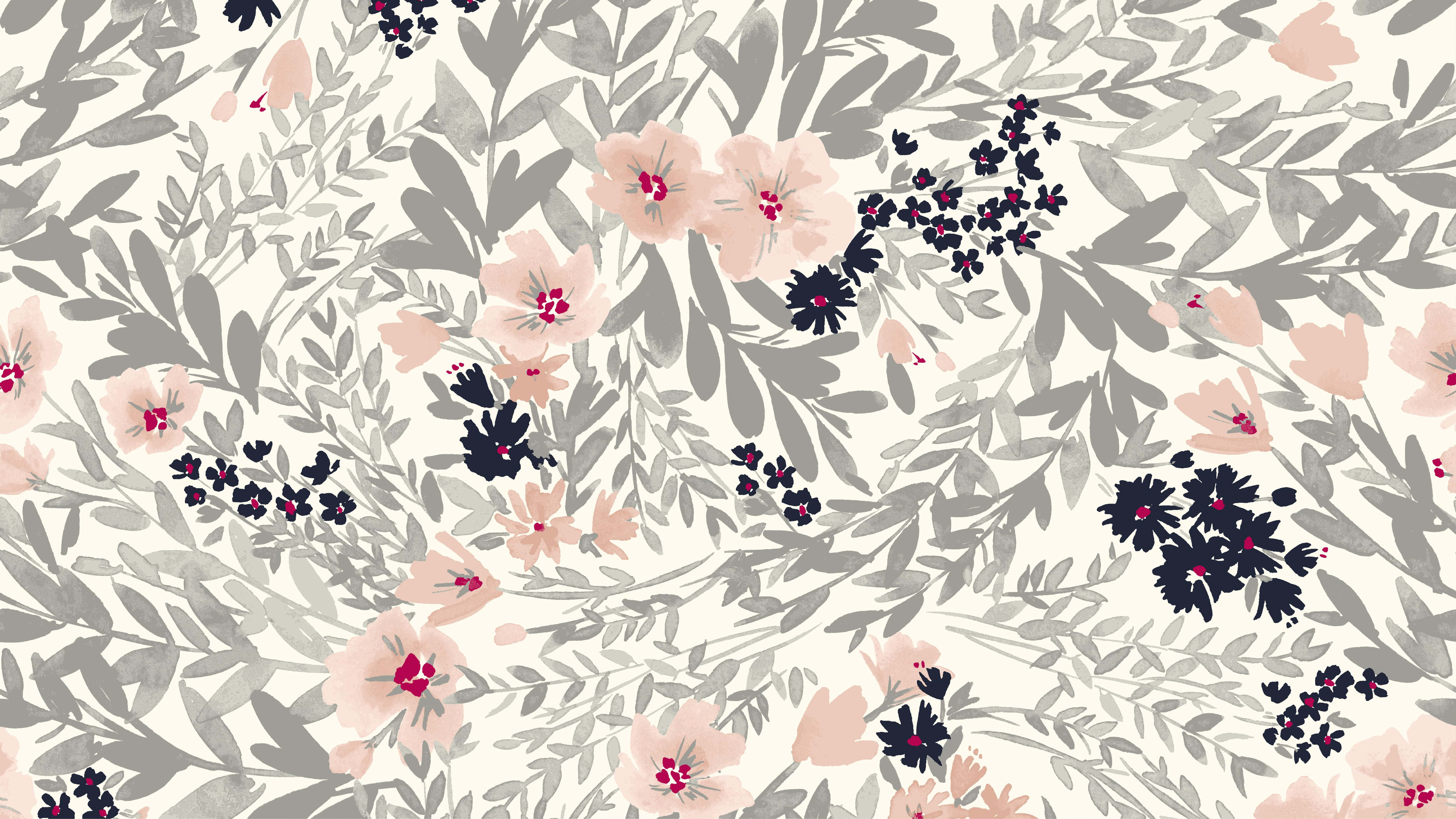 Floral Print 桌布 壁紙 — 一個精緻的花卉圖案，柔和的粉紅色花朵和深海軍藍色簇與灰綠色葉子交織在奶油色背景上。