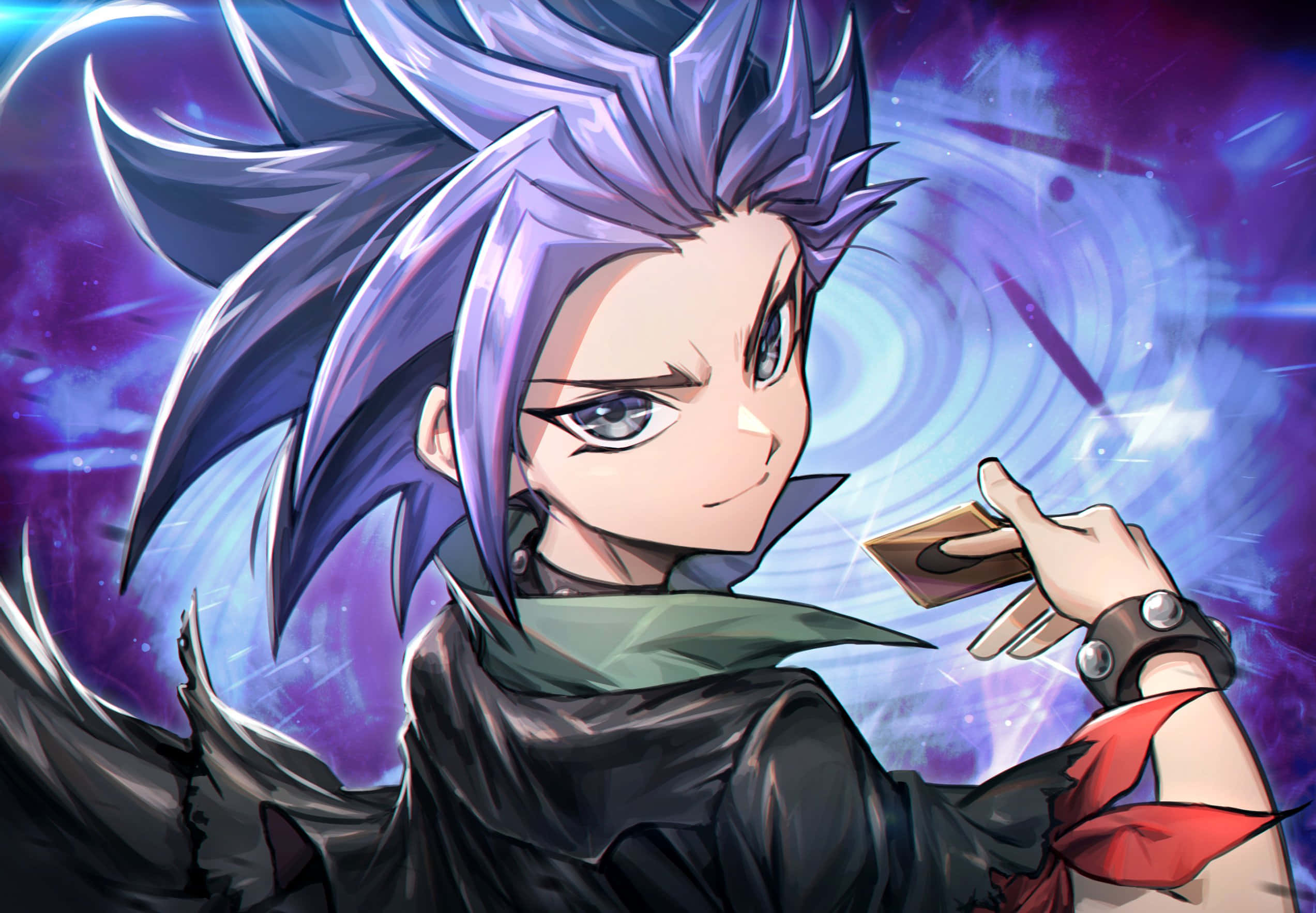 Yu-gi-oh Yuto 桌布 壁紙 — 一個紫色尖髮的動漫角色穿著黑色外套，在旋轉的宇宙紫色和藍色背景前拿著一張卡牌。
