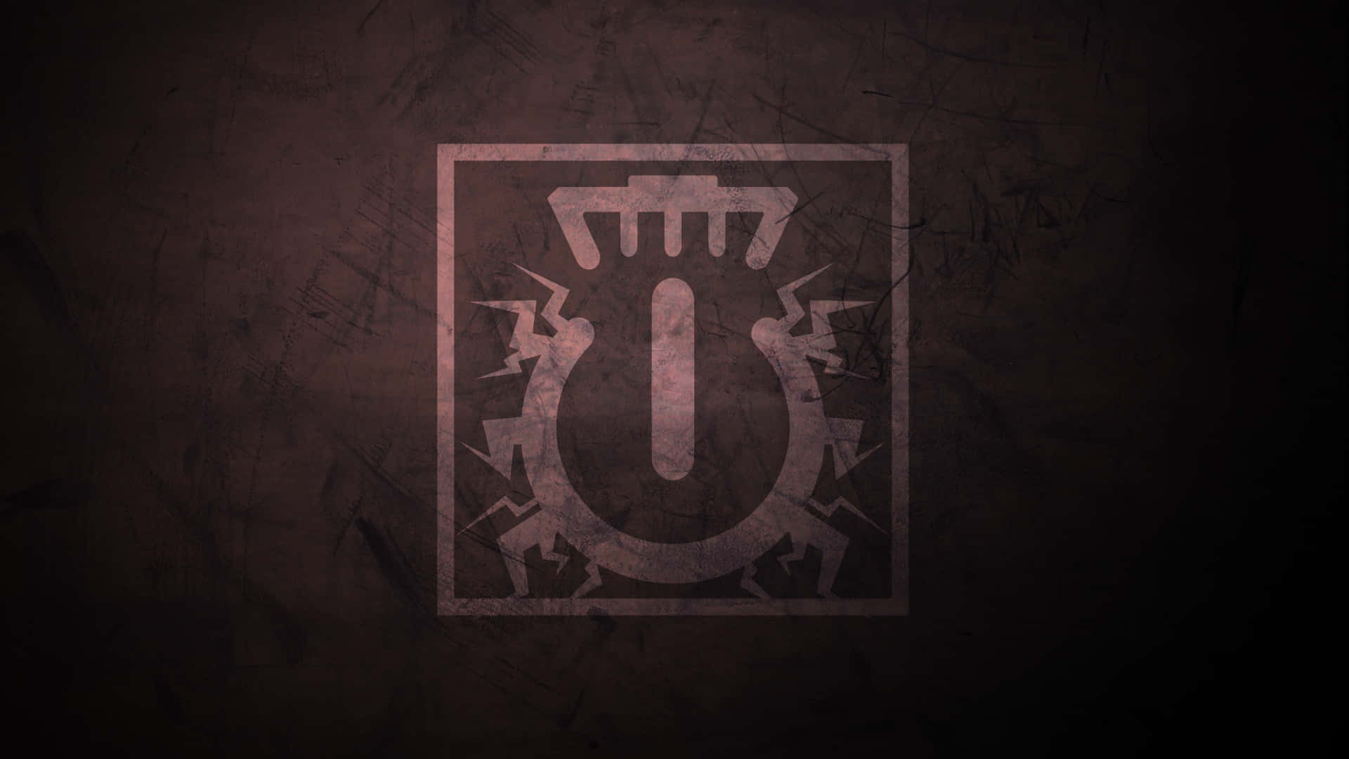 Rainbow Six Siege Thatcher 桌布 壁紙 — 一個經風化的標誌，帶有風格化的「O」和鋸齒狀符號，在佈滿刮痕的深棕色牆壁上隱約發光。