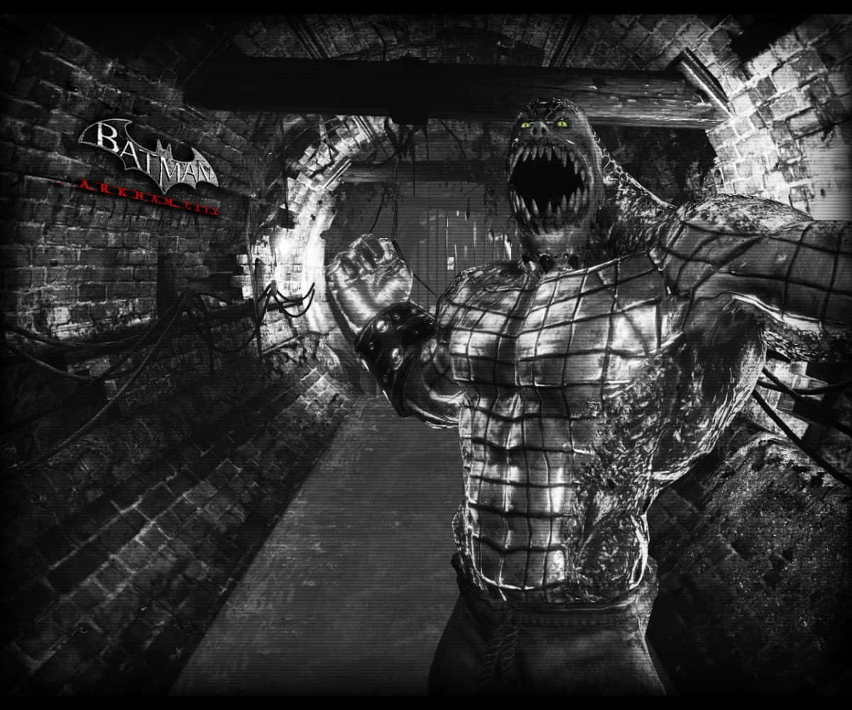 Killer Croc 桌布 壁紙 — 一個網格圖案的怪物反派，眼睛發光，在黑暗滴水的磚隧道中咆哮。