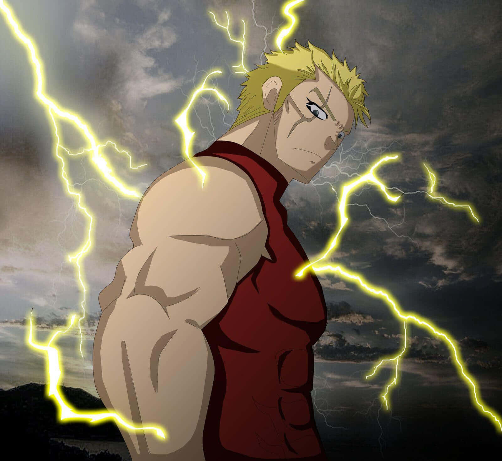 Laxus Dreyar 桌布 壁紙 — 一個肌肉發達、金色刺蝟頭的動漫男子，在暴風雨的天空下，周圍閃爍著明亮的黃色閃電，挑釁地站立著。