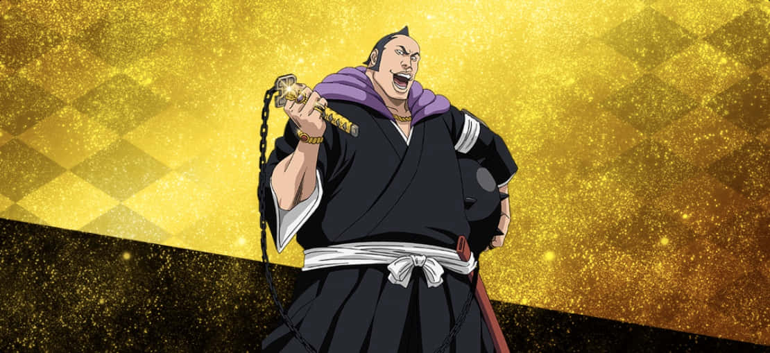 Marechiyo Omaeda 桌布 壁紙 — 一個肌肉發達的動漫武士，身穿黑色長袍和紫色圍巾，手持鎖鏈劍，對著閃閃發光的金色鑽石圖案背景咆哮。