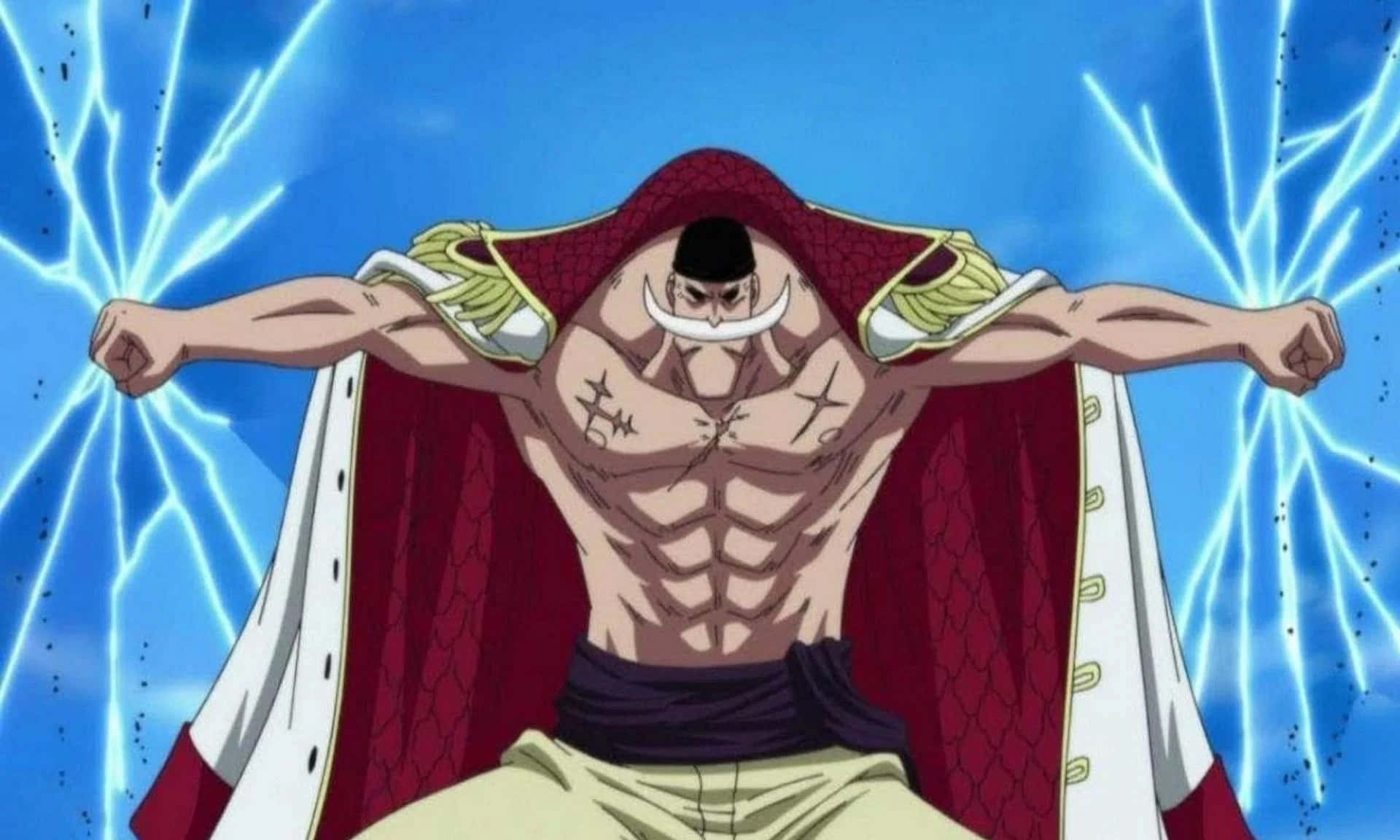 Marineford 桌布 壁紙 — 一個肌肉發達的動漫海盜，留著白色鬍鬚，披著紅色斗篷，在帶有閃電的藍天下強而有力地站立。