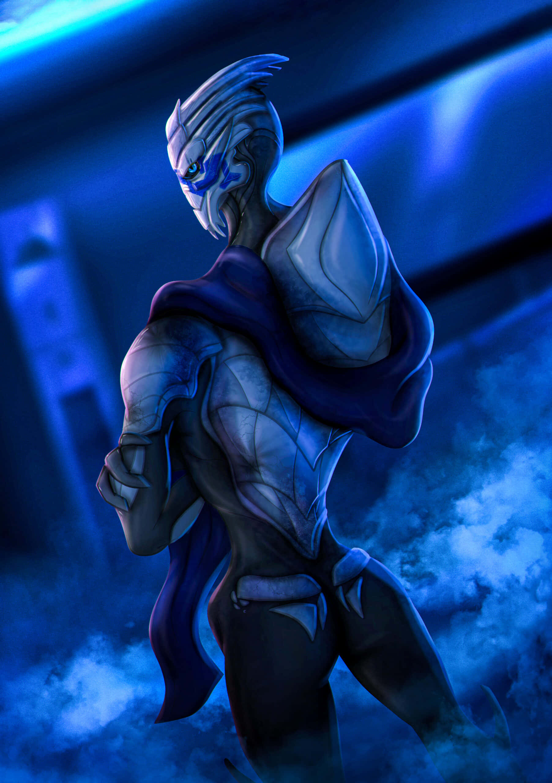 Garrus Vakarian 桌布 壁紙 — 一個肌肉發達的外星戰士，身穿銀色盔甲和紫色斗篷，站在煙霧瀰漫、藍色燈光的未來走廊中。