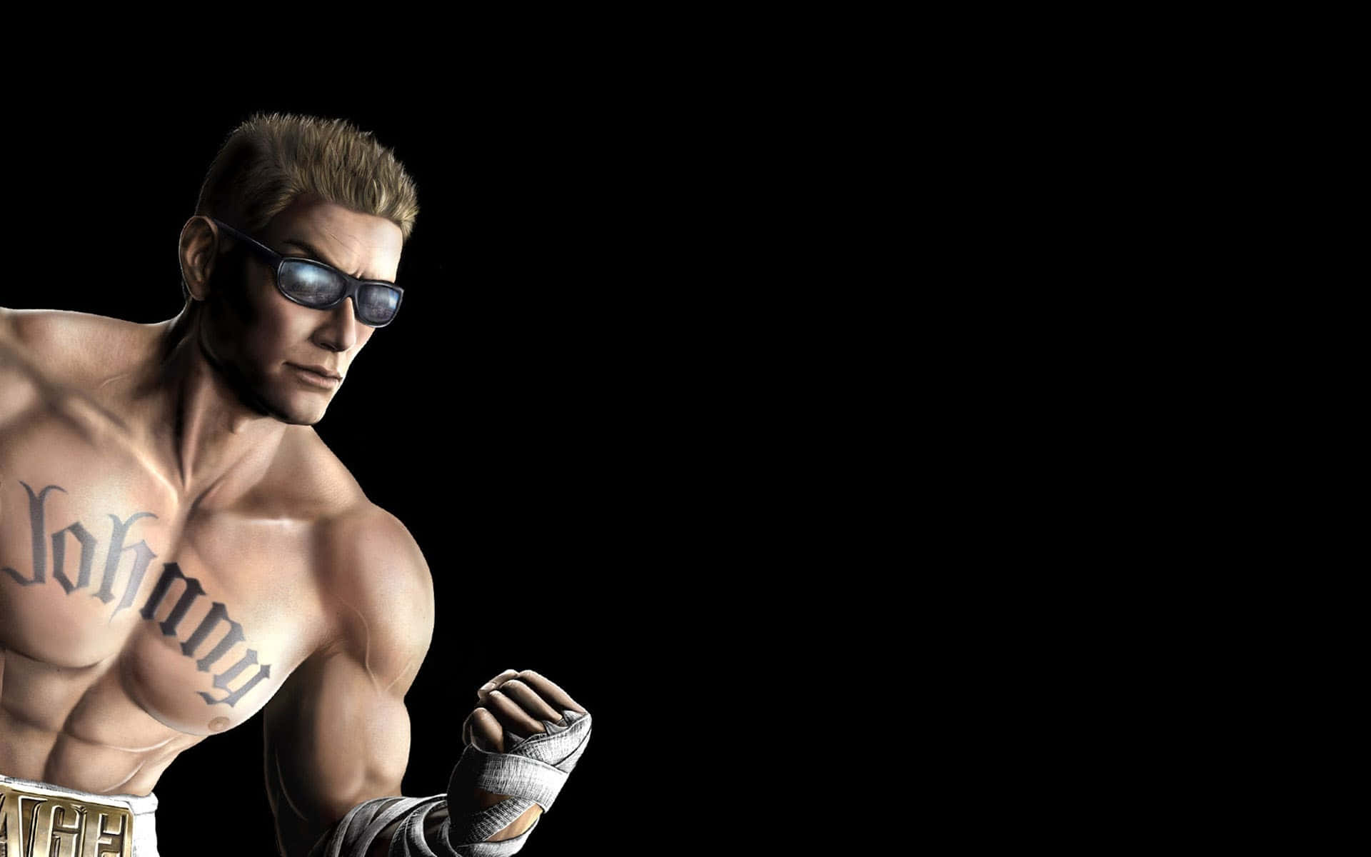 Johnny Cage 桌布 壁紙 — 一個肌肉發達的戰士戴著太陽眼鏡，胸前紋有「Johnny」字樣，在黑色背景前準備就緒。