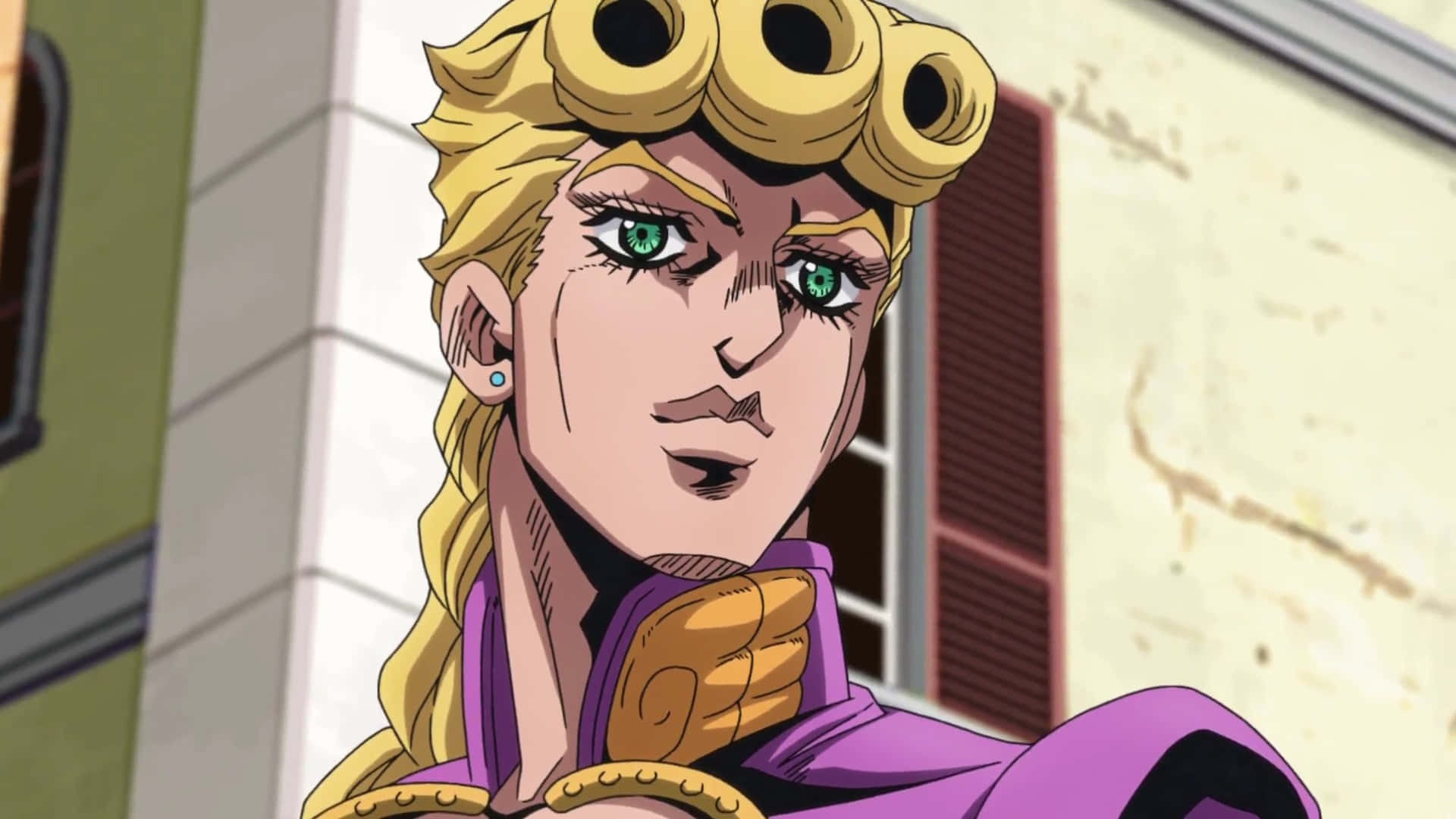 Gold Experience Jojo 桌布 壁紙 — 一個自信的動漫角色，金髮綠眼，身穿紫色服裝，頭戴護目鏡。