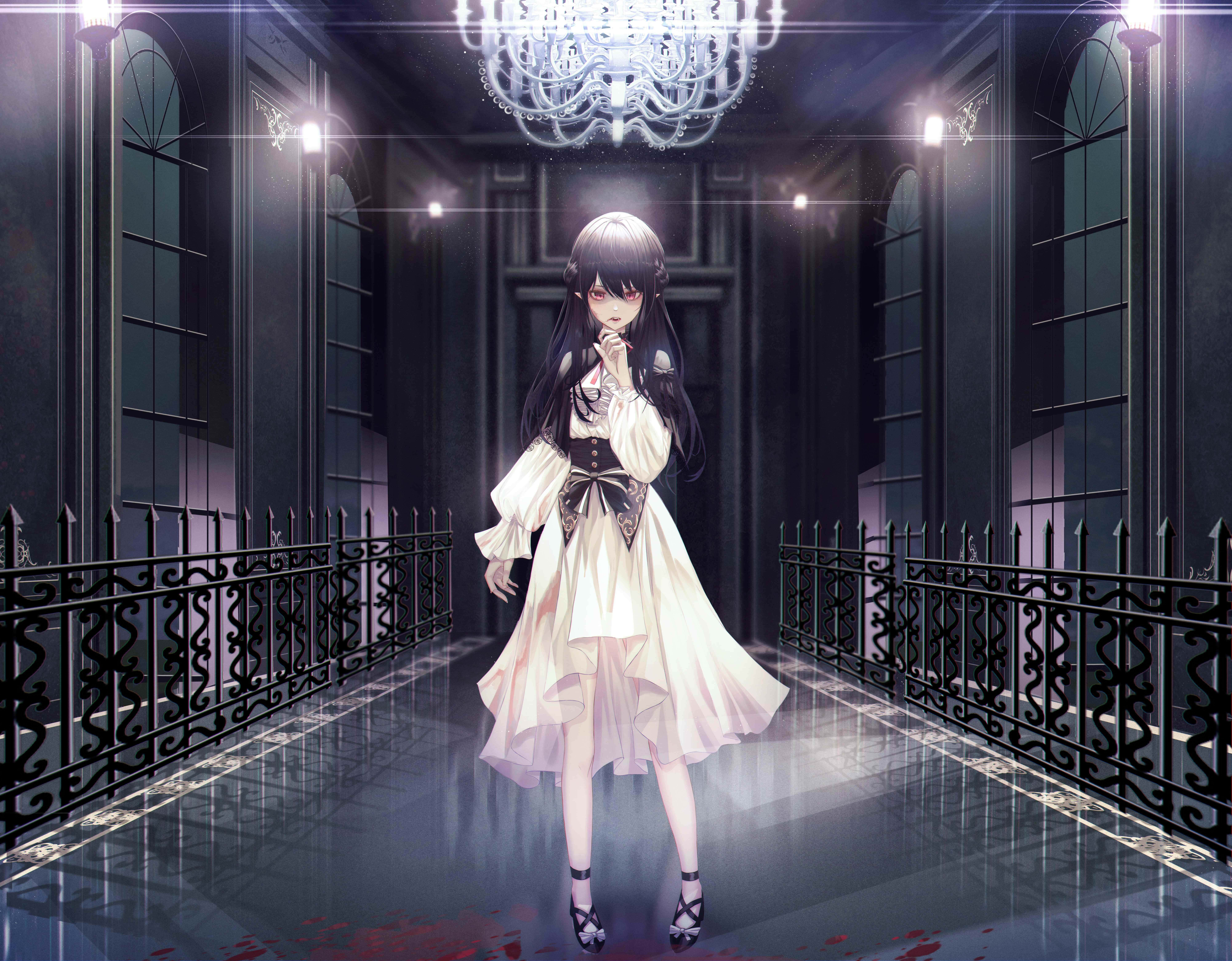 Gothic Costumes 桌布 壁紙 — 一個蒼白的動漫女孩穿著飄逸的白色連衣裙，站在黑暗的哥德式走廊中，發光的吊燈下，地板上有血跡。