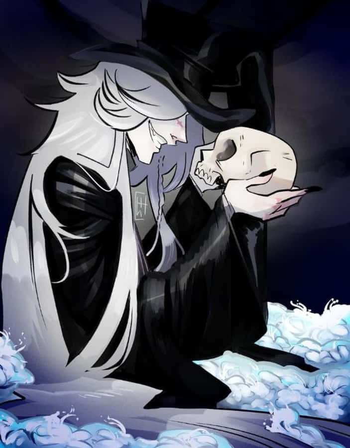 Black Butler Undertaker 桌布 壁紙 — 一個蒼白的動漫女巫戴著黑色帽子，在黑暗的天空下，在旋轉的藍色雲朵中懷抱著一個頭骨。