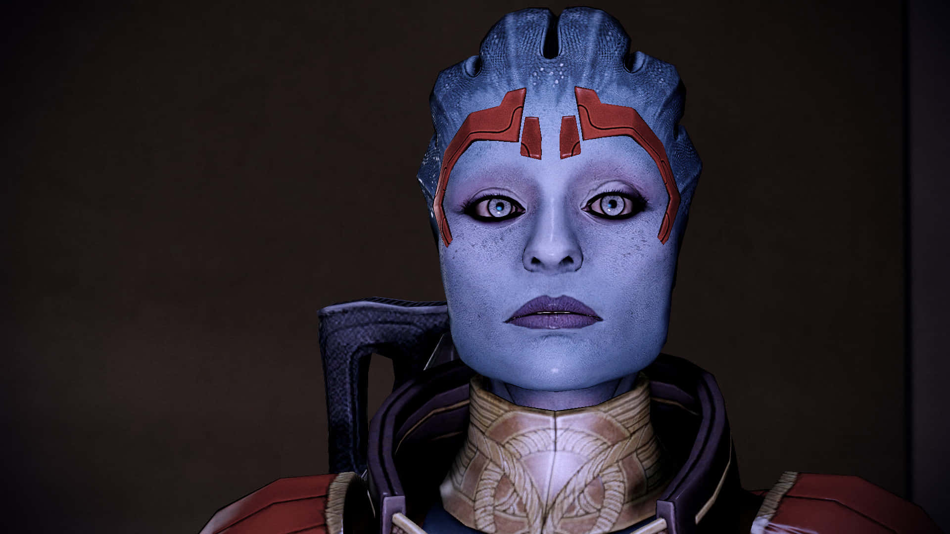 Mass Effect Samara 桌布 壁紙 — 一個藍皮膚外星人的特寫肖像，帶有紅色面部標記和發光的眼睛，在黑暗背景下強烈凝視。