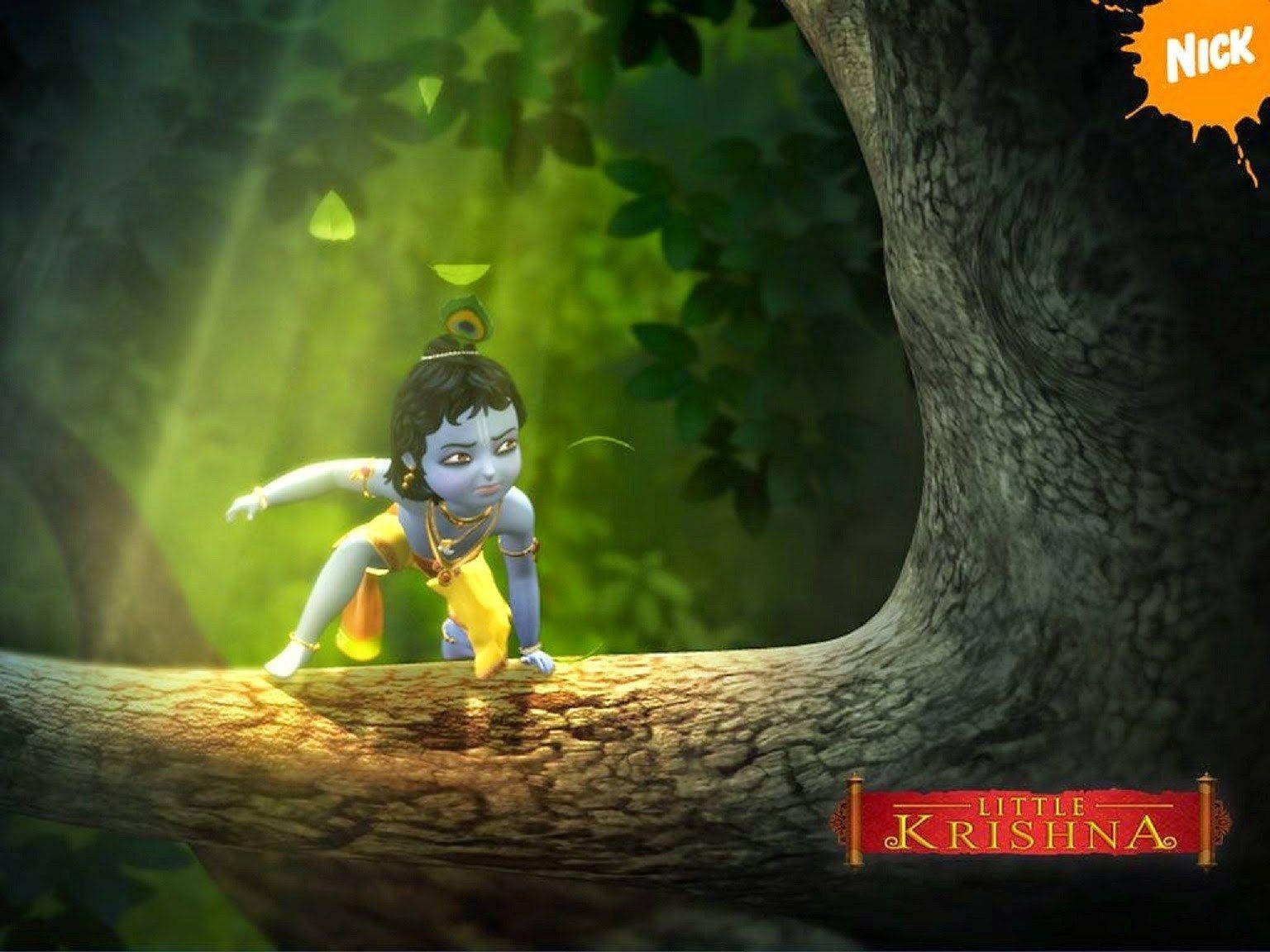 krishna god 桌布 壁紙 — 一個藍皮膚的動畫小孩穿著黃色多蒂蹲在陽光照耀的樹枝上，周圍是茂密的綠色樹葉。