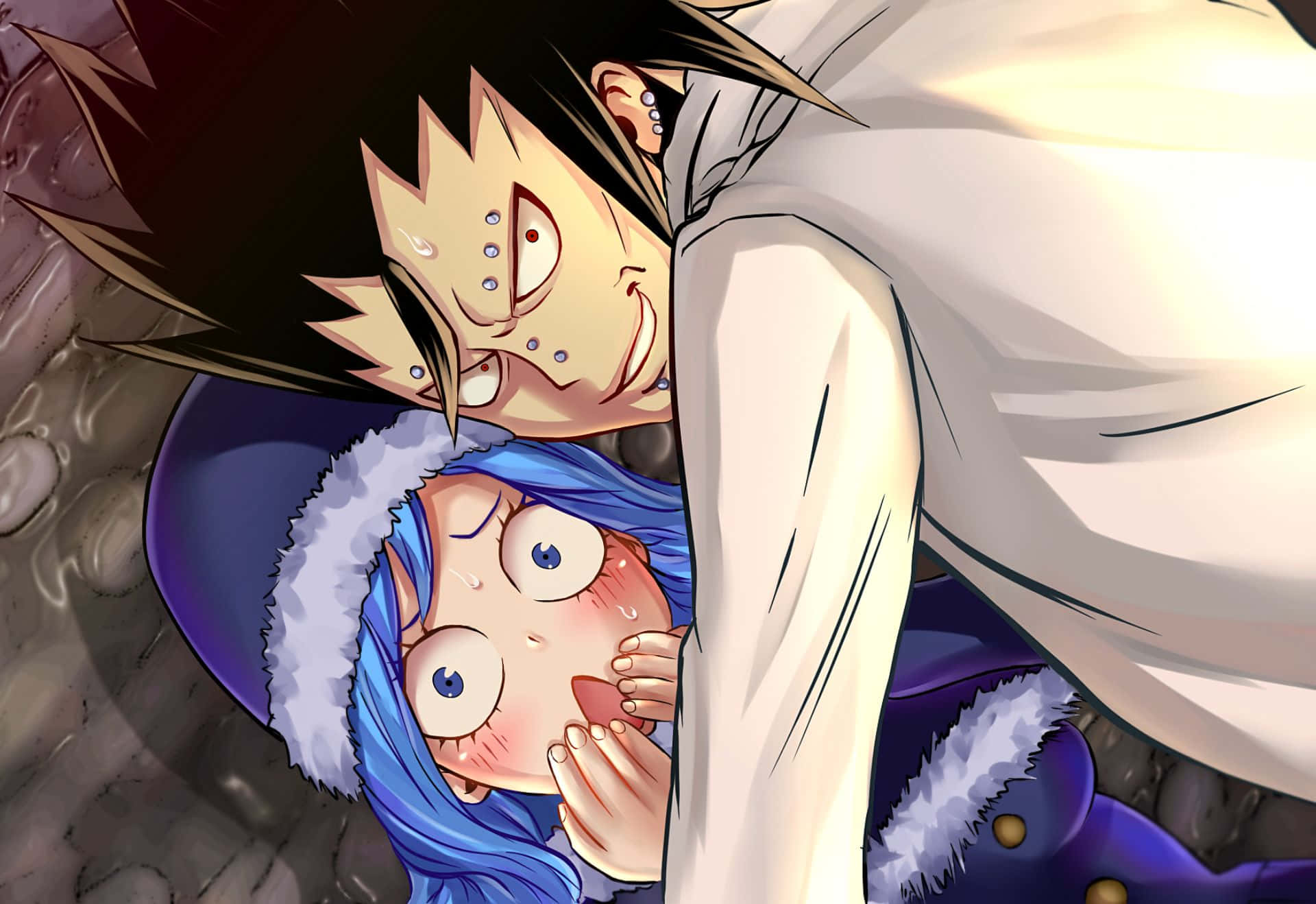 Gajeel Redfox 桌布 壁紙 — 一個藍色頭髮、穿著紫色連帽外套的動漫角色震驚地抬頭，一個刺蝟頭髮的角色帶著頑皮的笑容俯身靠近他們。