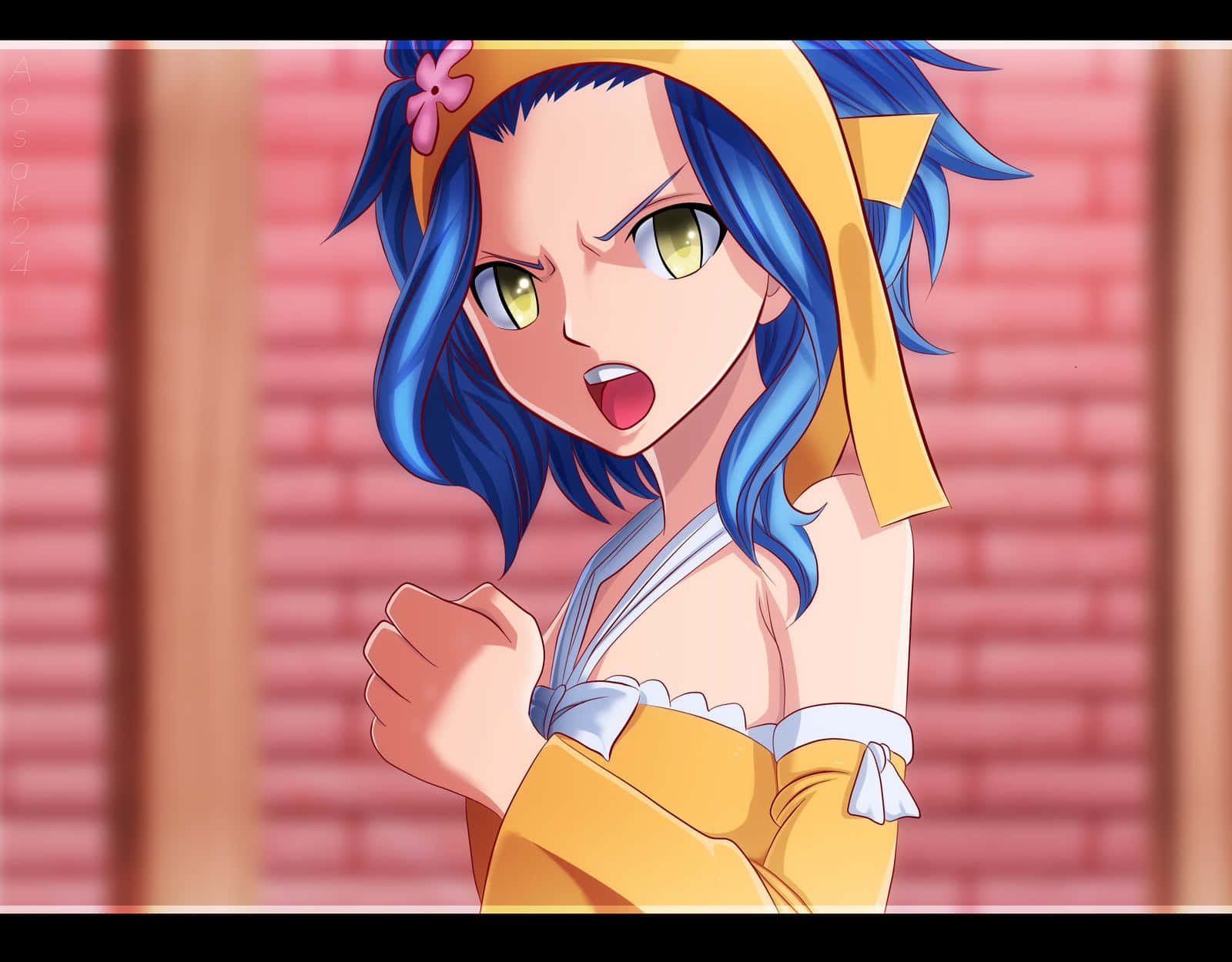 Levy Mcgarden 桌布 壁紙 — 一個藍髮動漫女孩穿著黃色連帽衫，對著粉紅磚牆憤怒地握緊拳頭。