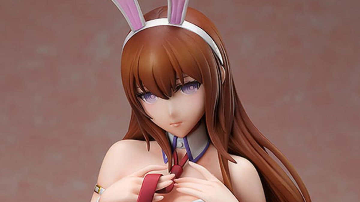 kurisu makise 桌布 壁紙 — 一個詳細的動漫公仔，描繪一位長著棕色長髮和兔耳朵的女孩，在柔和的棕色背景前調整紅色絲帶。
