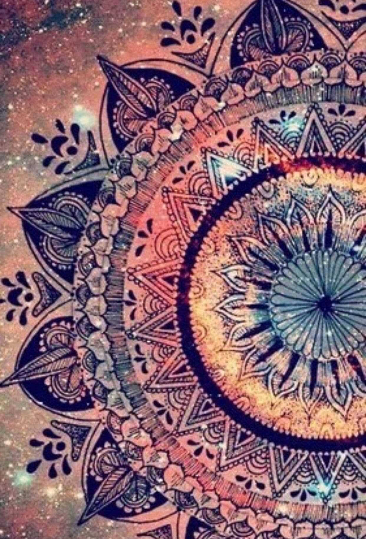 Floral 桌布 壁紙 — 一個詳細的曼陀羅，帶有複雜的幾何和花卉圖案，從中心點向宇宙星空背景輻射。