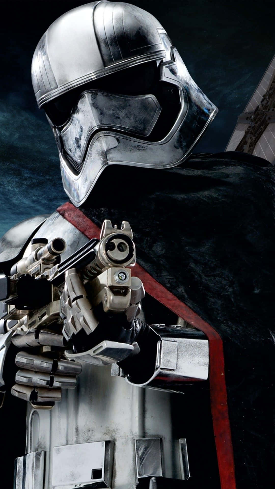Captain Phasma 桌布 壁紙 — 一個身穿銀色盔甲、威嚇性的第一秩序風暴兵，在黑暗暴風雨的天空下握著爆能槍。