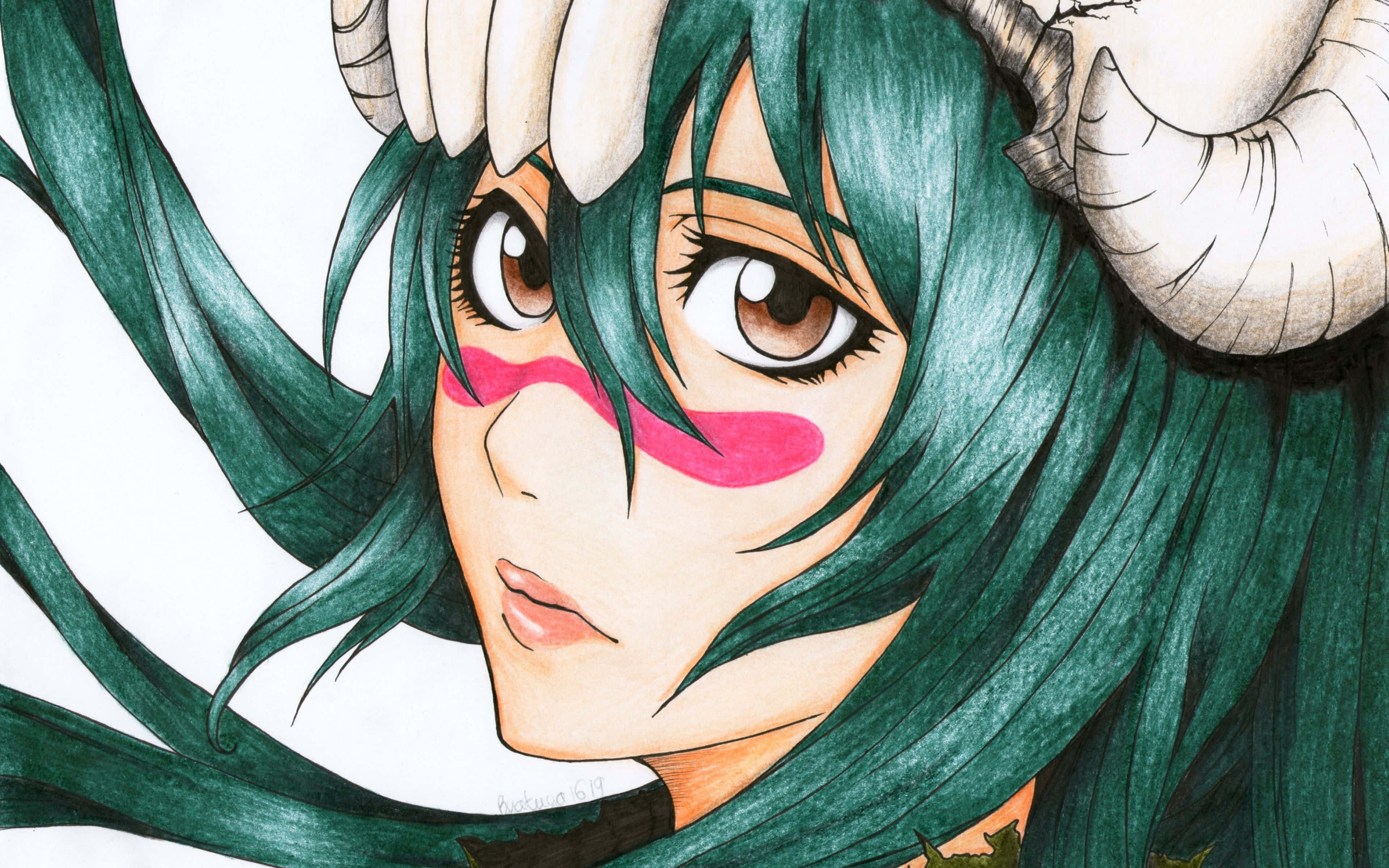 Nelliel Tu Odelschwanck 桌布 壁紙 — 一個近距離的動漫女孩，擁有青綠色頭髮和公羊角，臉上帶著粉紅色的腮紅印記，專注地凝視著。