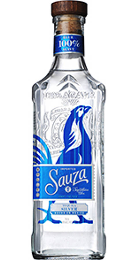 Sauza Signature Blue Silver Tequila 壁紙 — 一個透明玻璃瓶的Sauza Tequila，帶有藍色標籤和鳥類設計，背景為白色。