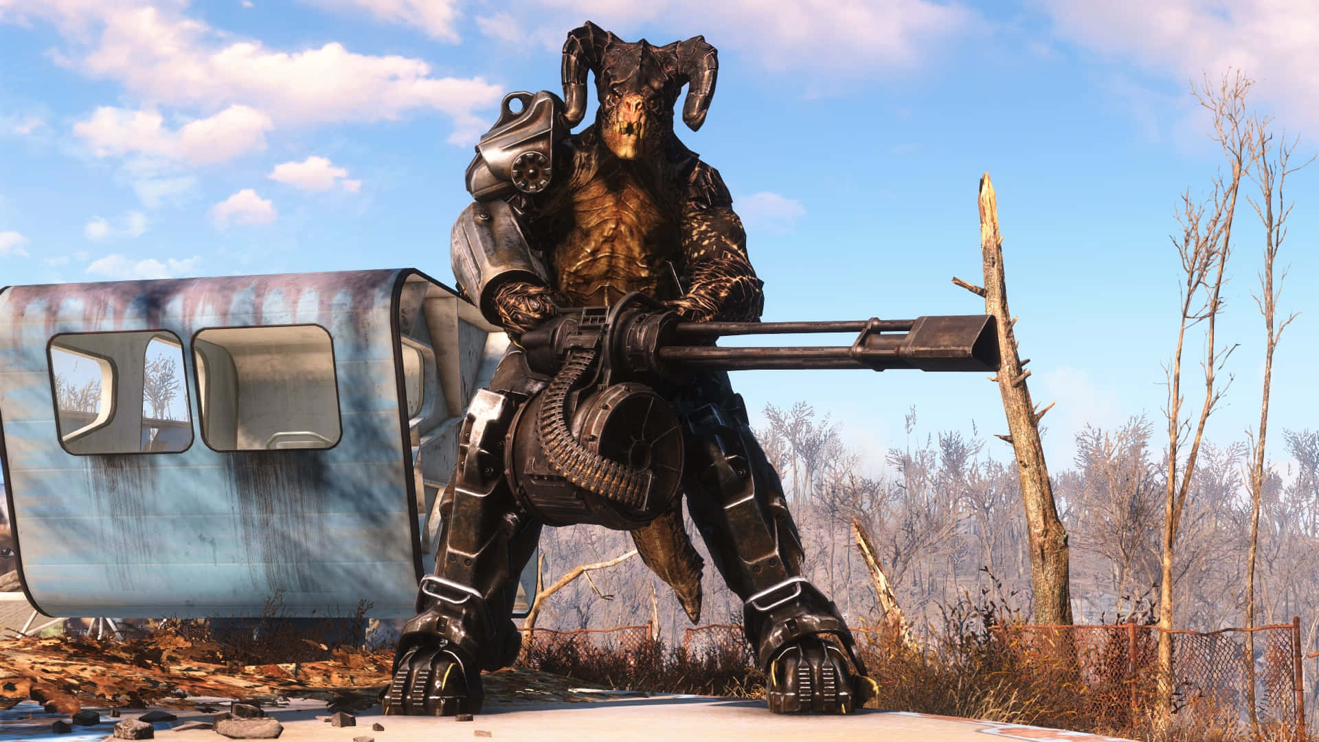Deathclaw 桌布 壁紙 — 一個重甲有角變種人喺晴朗藍天下嘅荒蕪廢土上，喺生鏽巴士旁邊揮舞住一支大槍。