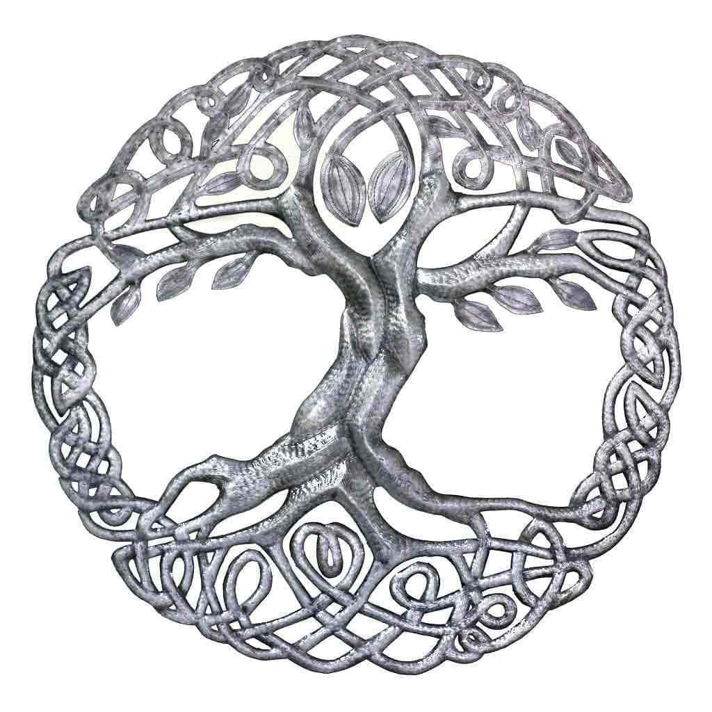 Tree Of Life 桌布 壁紙 — 一個金屬製的生命之樹，帶有複雜的凱爾特結飾根和枝條，形成圓形框架。