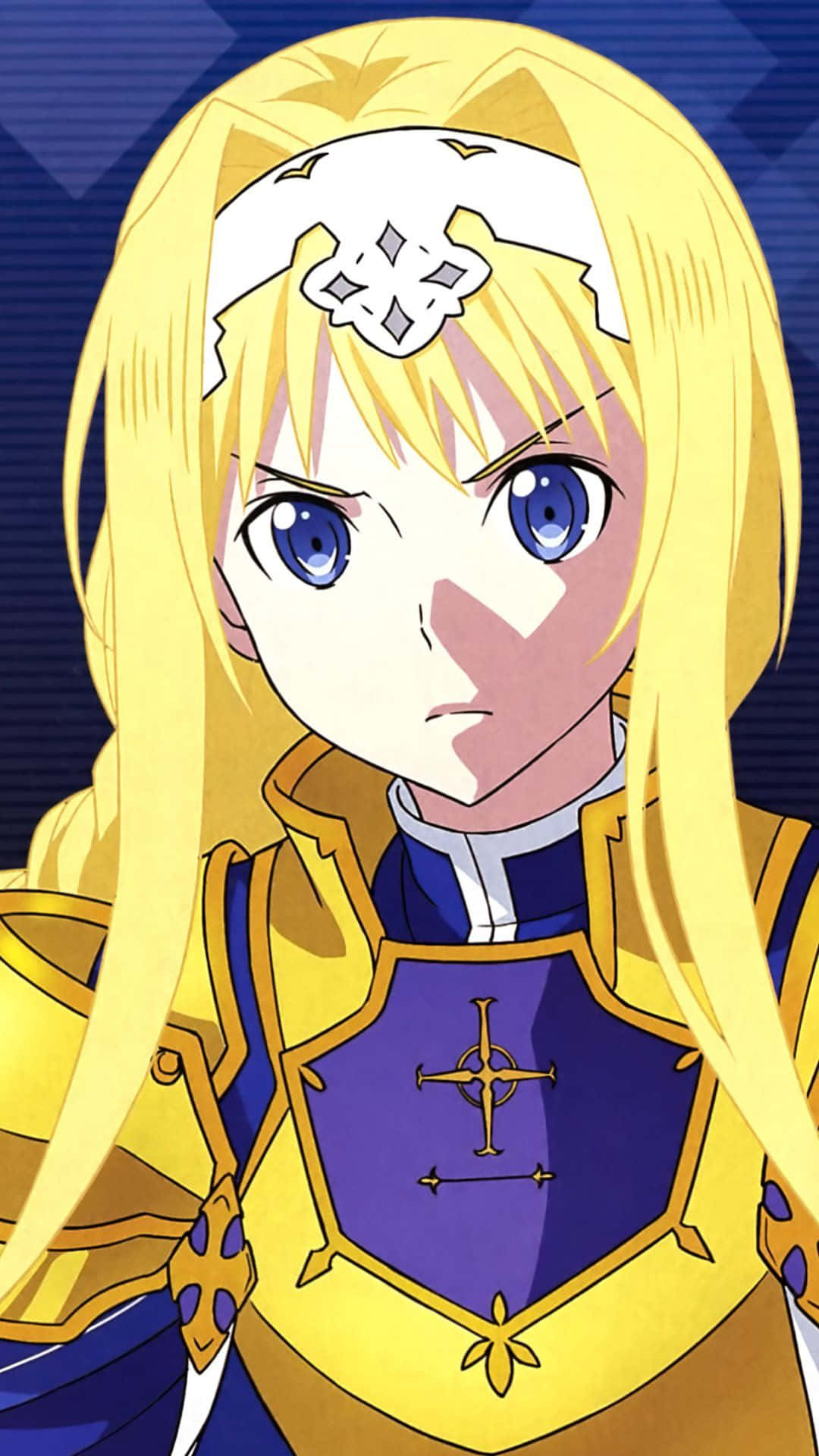 Alice Zuberg 桌布 壁紙 — 一個金髮動漫女孩，身穿金色和紫色盔甲，表情堅定，背景為深藍色。