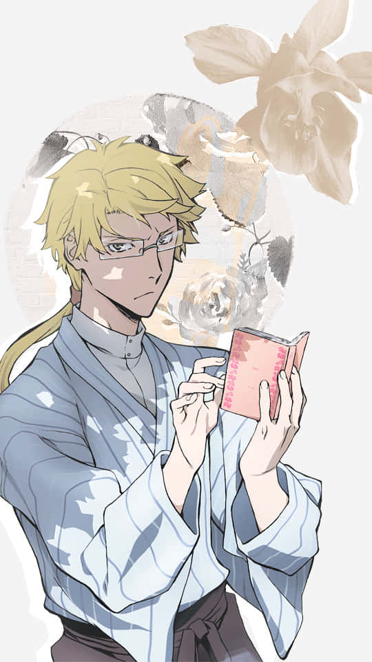 Kunikida 桌布 壁紙 — 一個金髮動漫男孩穿著淺藍色長袍，正在閱讀一本粉紅色的書，周圍漂浮著花卉圖案。