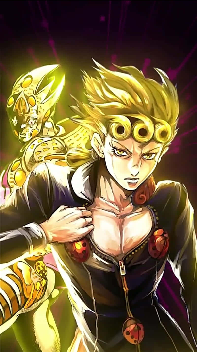 Gold Experience Jojo 桌布 壁紙 — 一個金髮動漫角色帶著兇猛的表情，站在一個發光的金色盔甲人物旁邊，背景是深紫色。