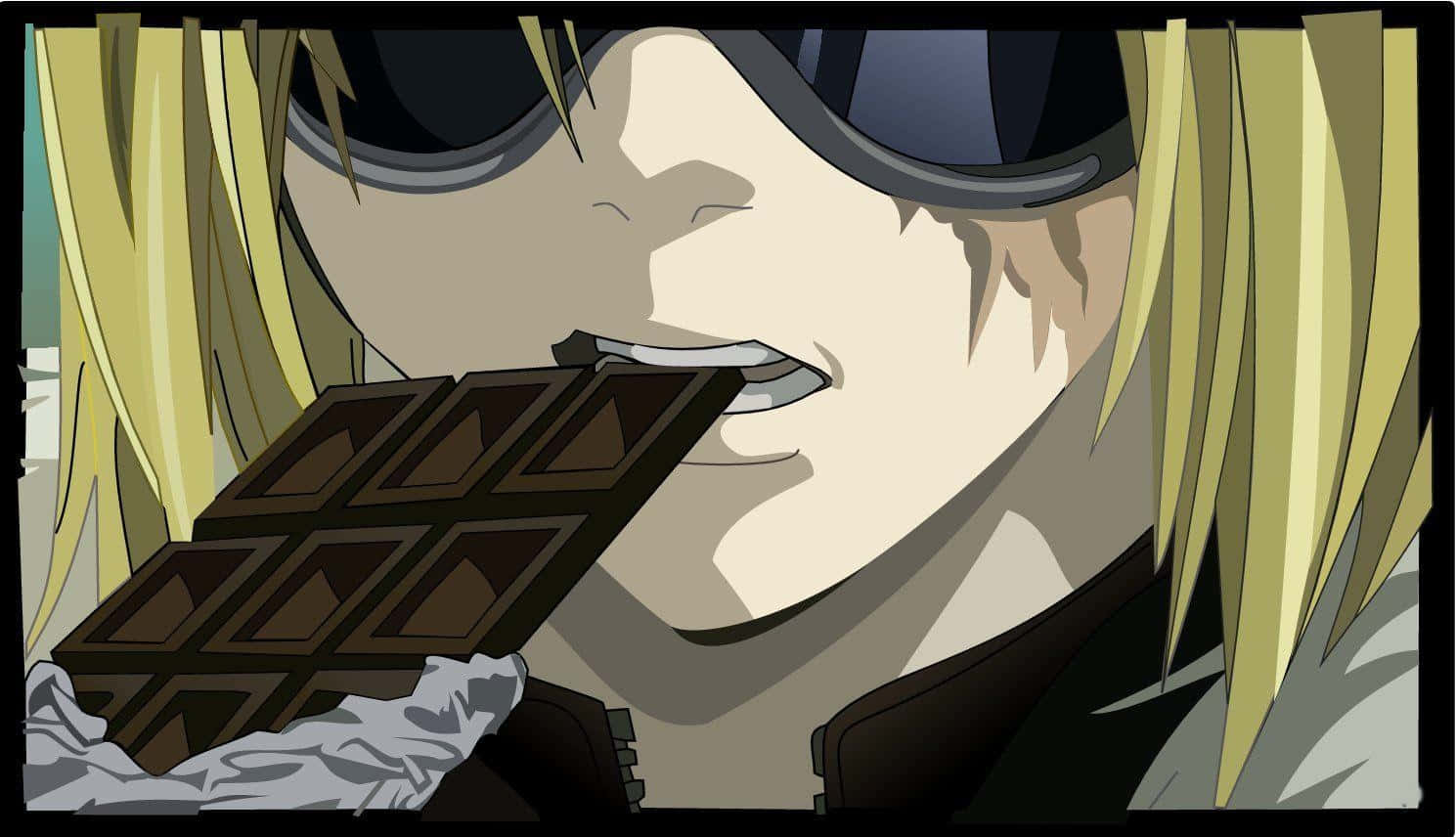 Death Note Mello 桌布 壁紙 — 一個金髮戴護目鏡的動漫角色特寫，咬著用錫紙包著的朱古力條。