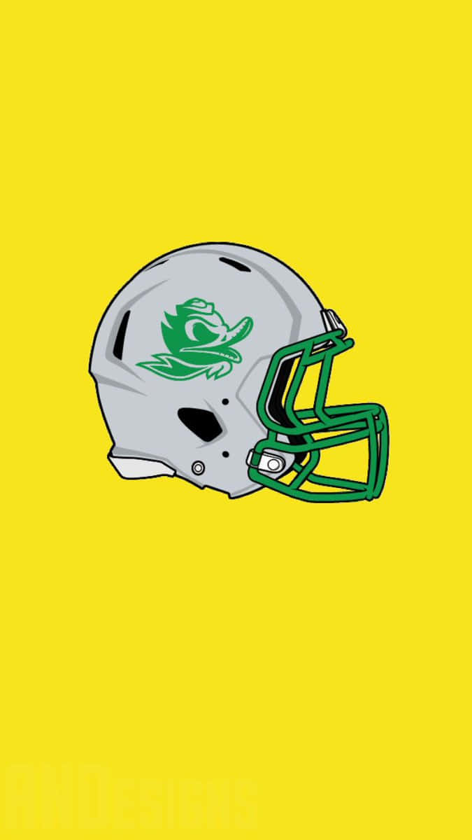 Oregon Ducks 桌布 壁紙 — 一個銀色美式足球頭盔，帶有綠色玫瑰標誌和面罩，居中於亮黃色背景上。