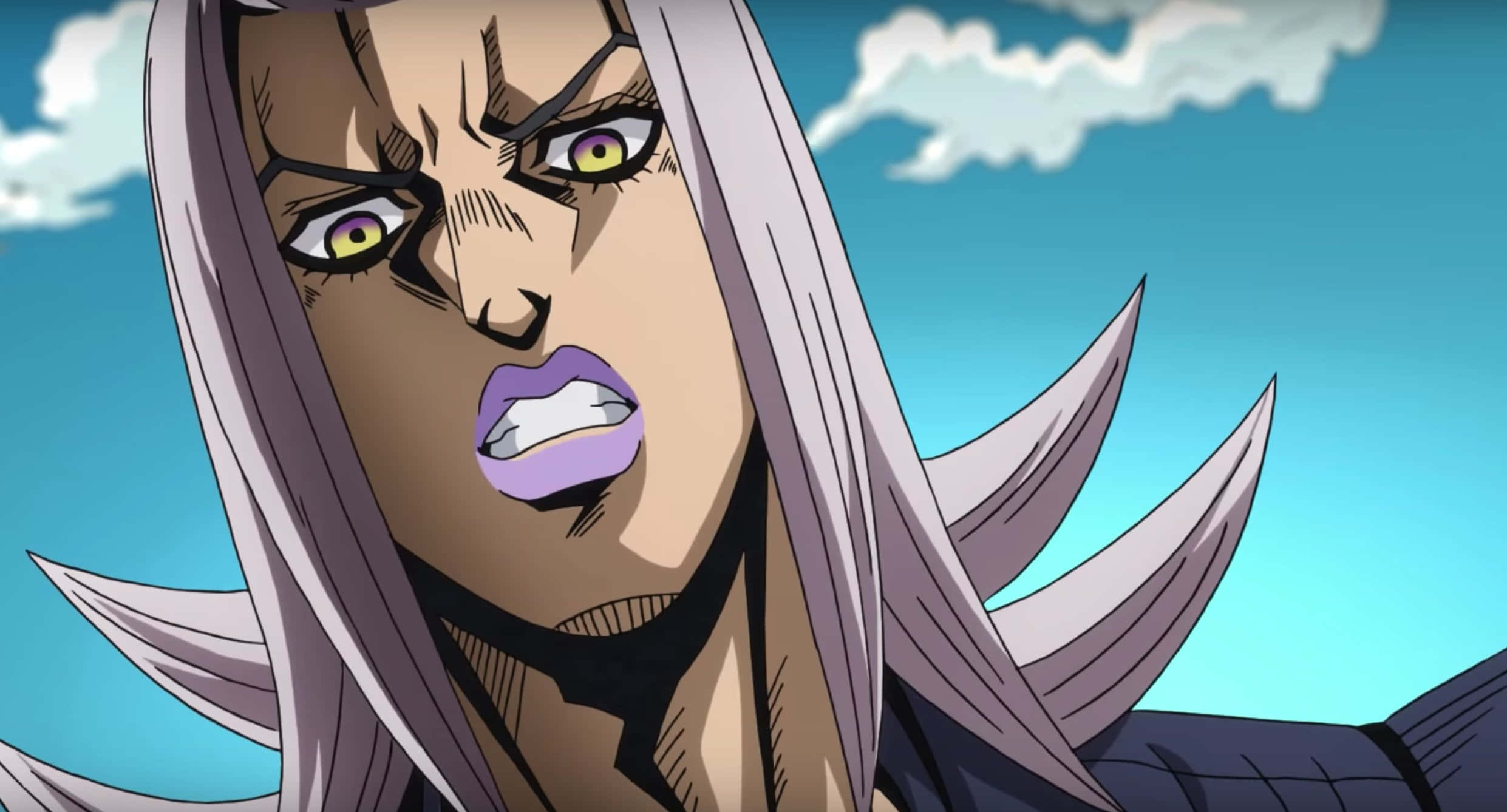 Leone Abbacchio 桌布 壁紙 — 一個銀色頭髮和綠色眼睛的動漫角色，在藍天白雲的背景下強烈地凝視著。
