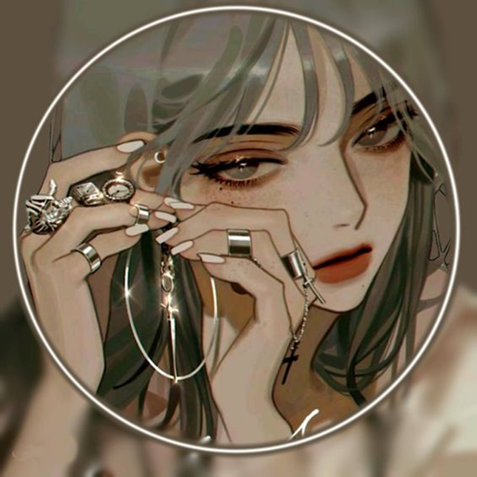 Korean Girl 桌布 壁紙 — 一個銀髮、戴著多個戒指的動漫少女特寫，在圓形框架中拿著一條發光的鏈條項鍊。