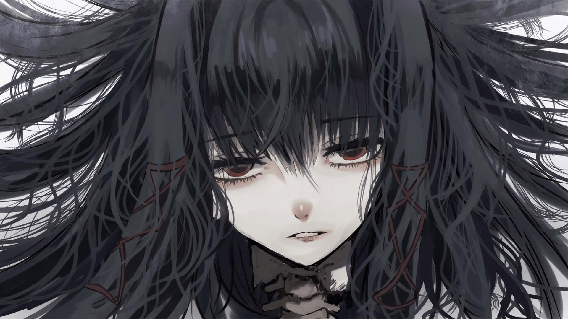 Thriller Anime 桌布 壁紙 — 一個長黑髮紅眼嘅動漫女仔近鏡，帶住憂鬱嘅表情向下望。