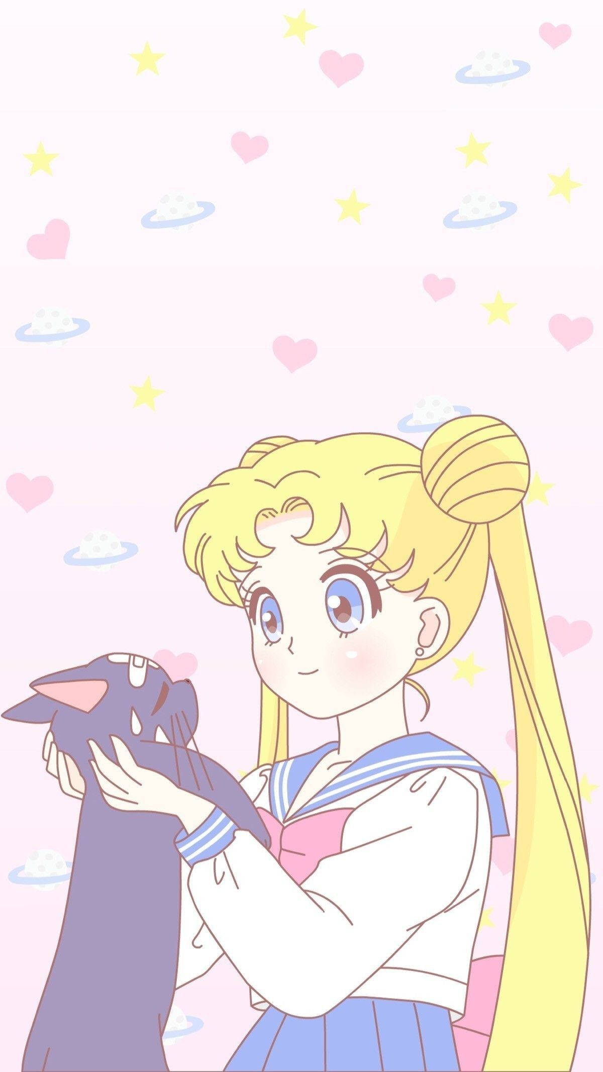美少女戰士 桌布 壁紙 — 一個開心的金髮動漫女孩抱著一隻黑貓，背景是充滿心形和星星的粉彩天空。