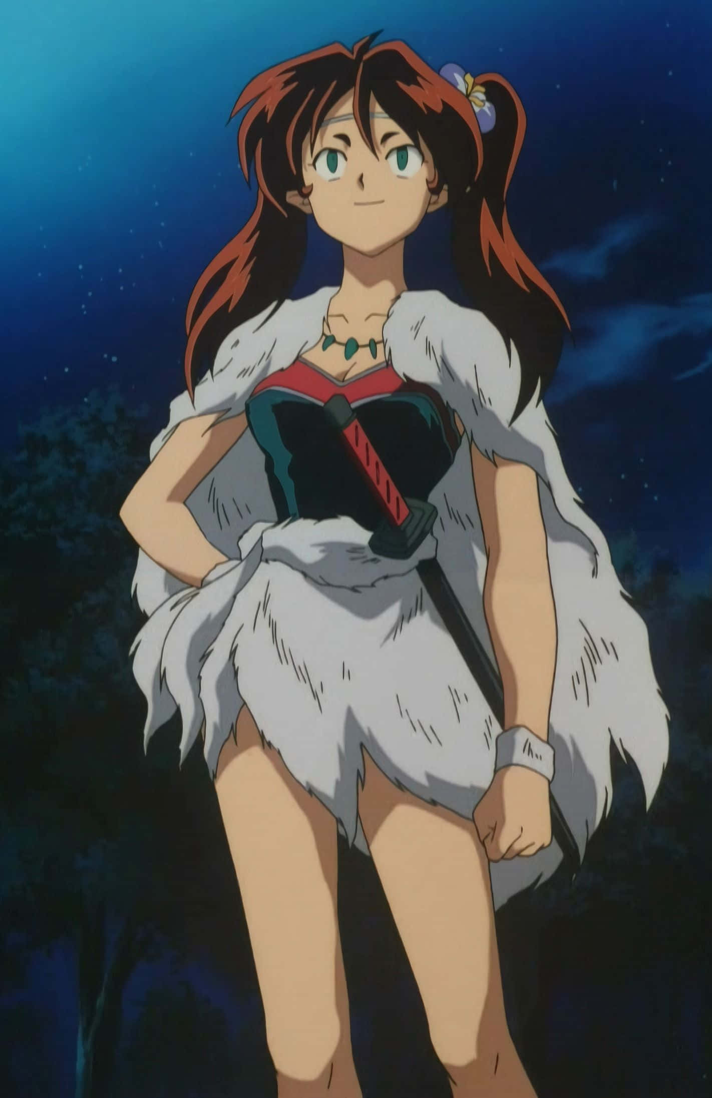 Inuyasha Ayame 桌布 壁紙 — 一個開朗的動漫女孩，紅色雙馬尾，穿著白色毛皮大衣，自信地站在星空下。