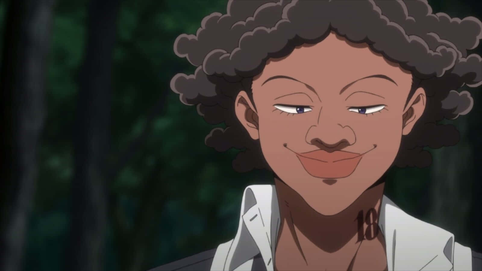 The Promised Neverland Krone 桌布 壁紙 — 一個開朗的動漫角色，捲髮，在森林環境中溫暖地微笑。