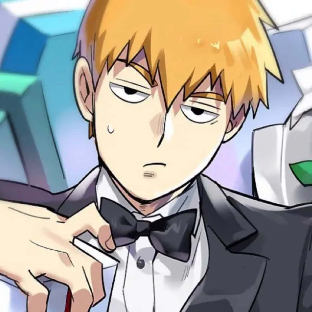 Arataka Reigen 桌布 壁紙 — 一個頭髮豎起的動畫男孩穿著燕尾服，帶著疲憊的表情調整他的領結。