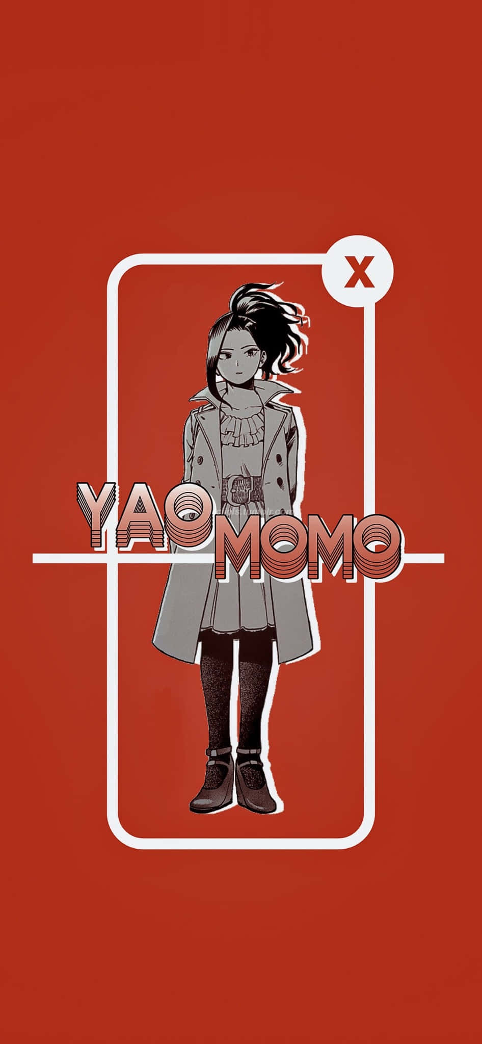 Momo Yaoyorozu 桌布 壁紙 — 一個風格化的動漫女孩穿著風衣，站在白色矩形框內，背景為純紅色，並疊加有「YAO MOMO」文字。